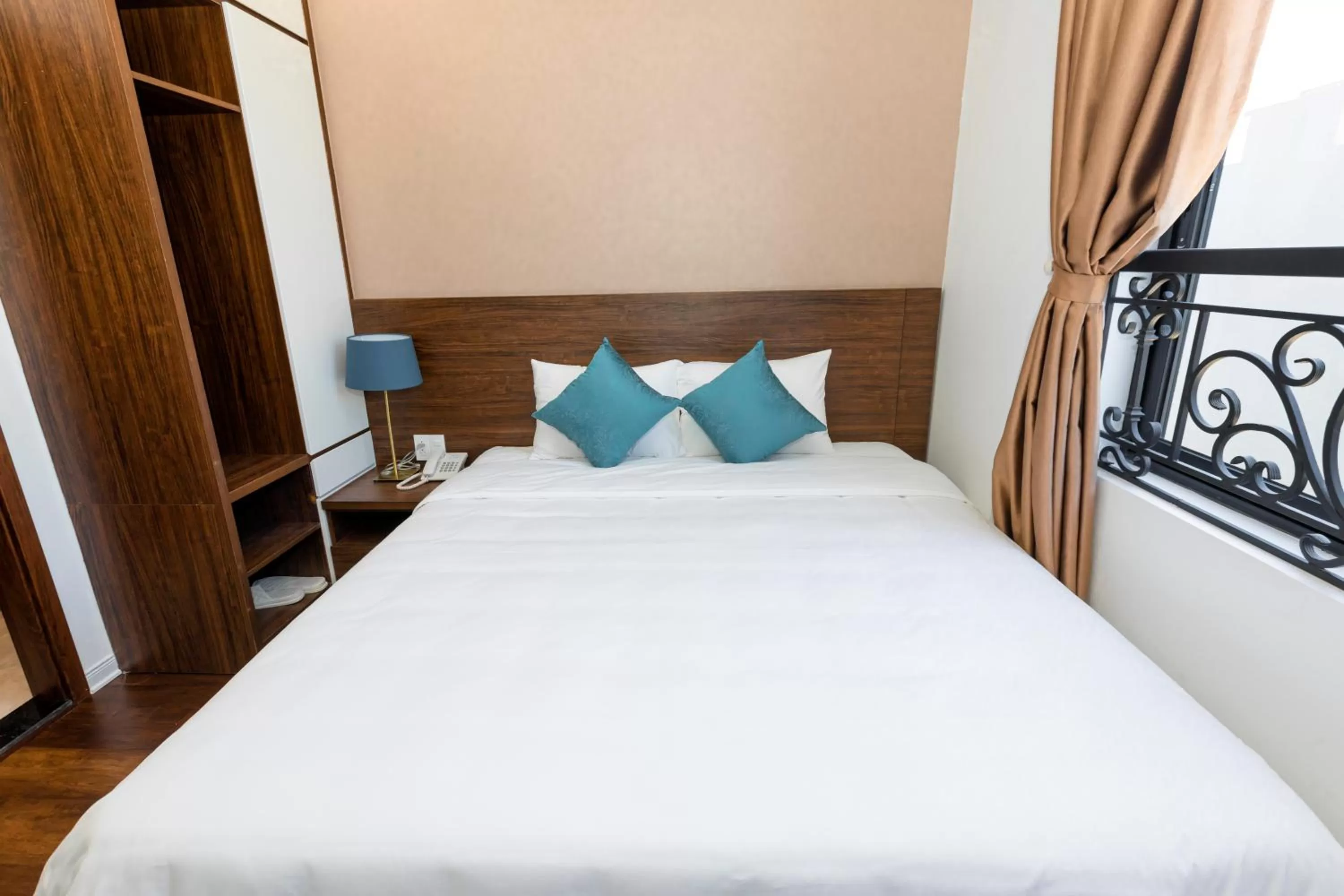 Bedroom, Bed in Minh Phong Hotel Ha Long