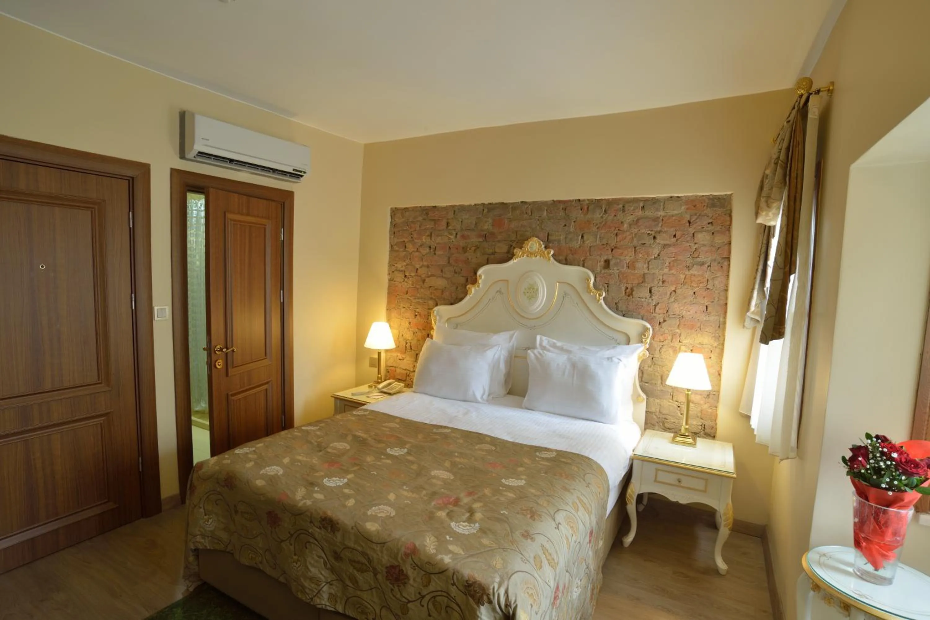 Bed in By Murat Royal Hotel Galata