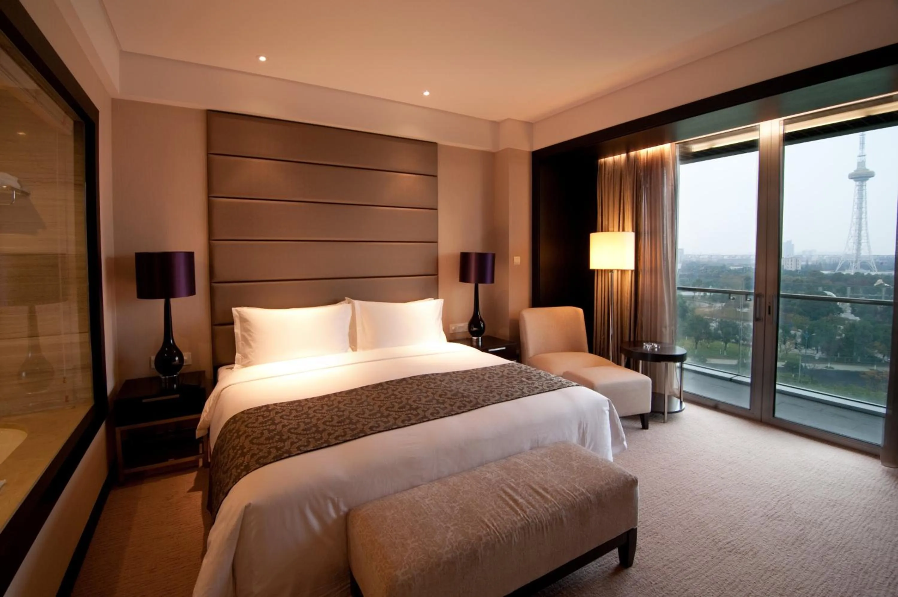 Photo of the whole room, Bed in Crowne Plaza Shanghai Xiayang Lake by IHG