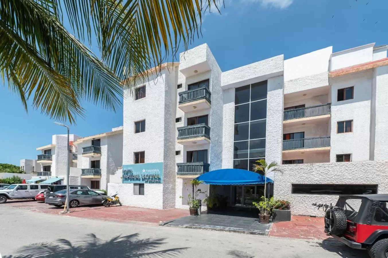 Property building in Hotel Imperial Laguna Faranda Cancún