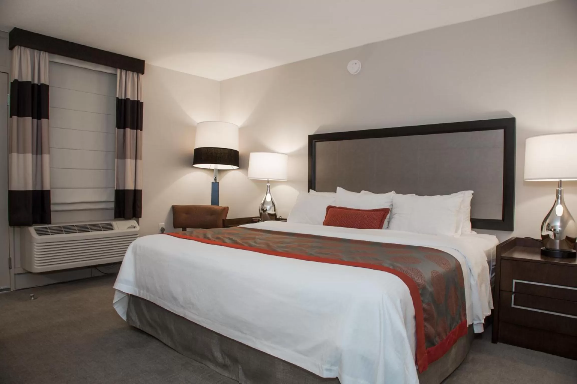 Bedroom, Bed in Ramada by Wyndham Boston