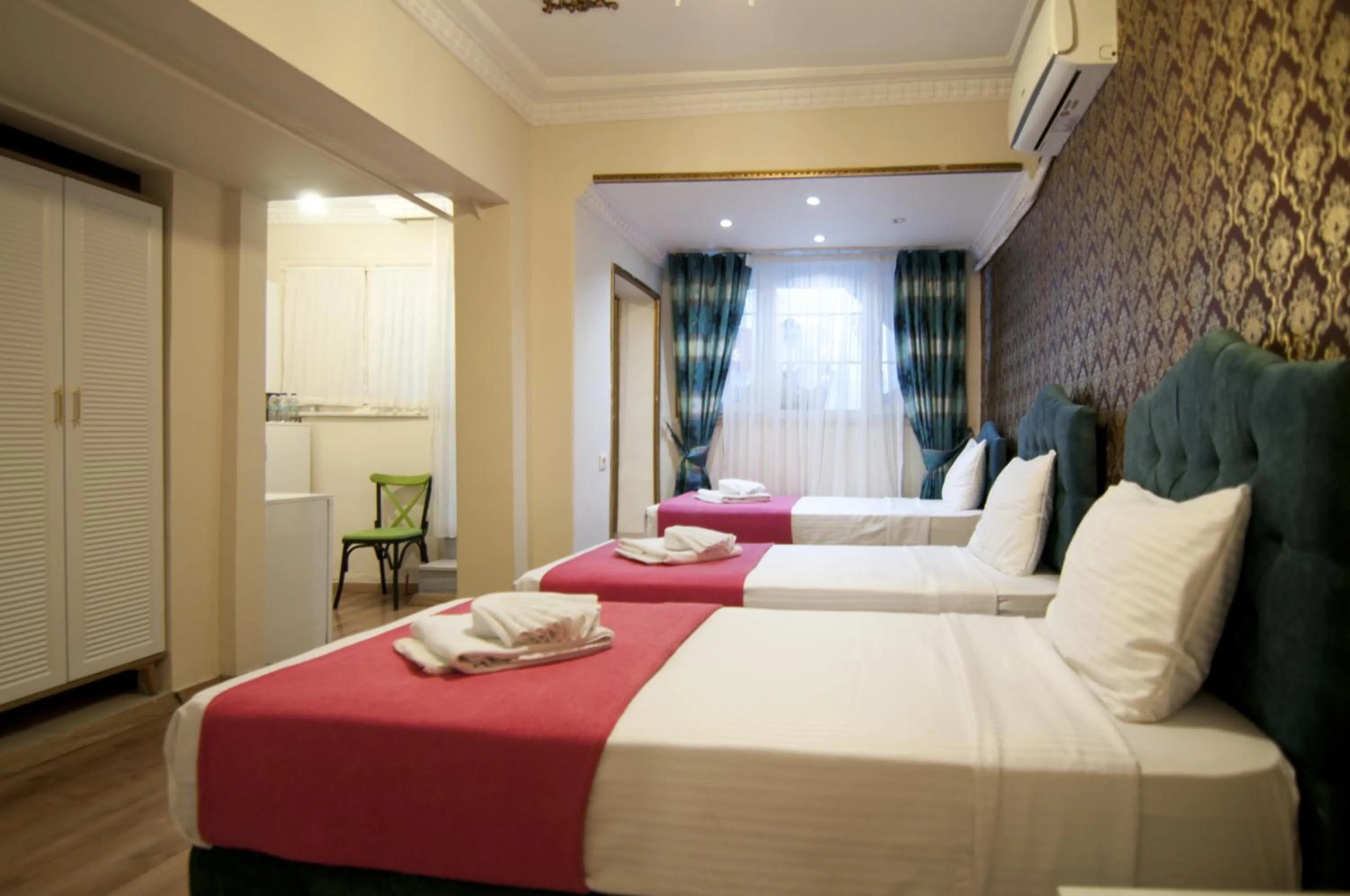 Bed in Paris Garden Hotel Istanbul