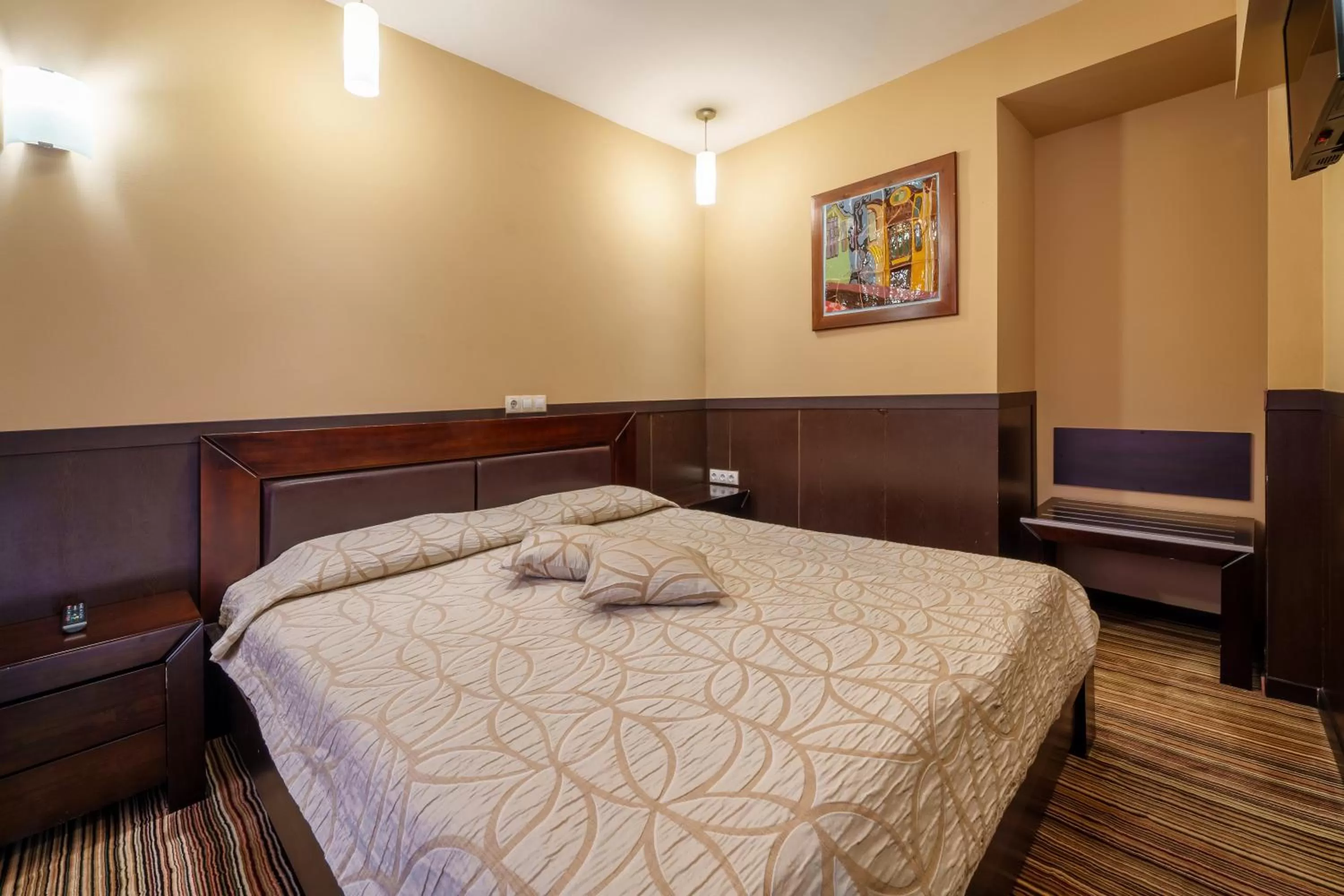 Bed in Hotel Ego - Free Parking - Top Central Location