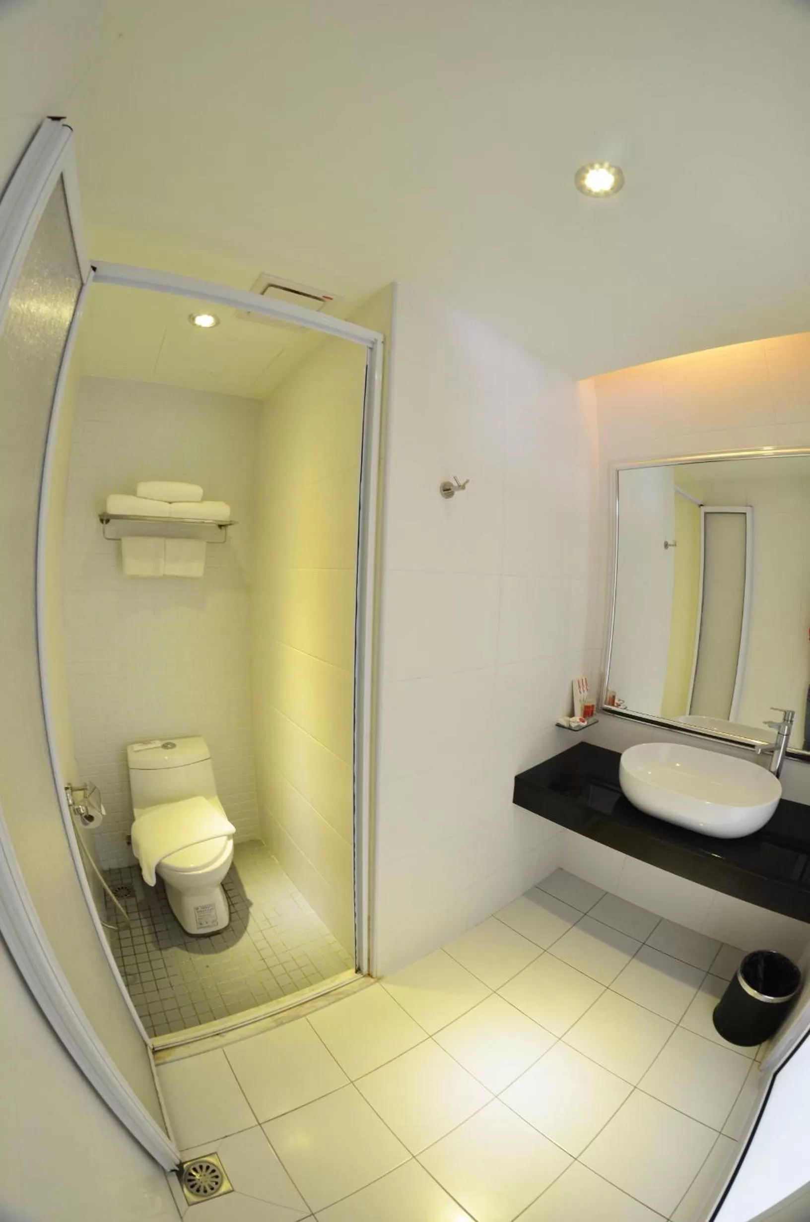Toilet in Hotel Sentral Georgetown @ City Centre