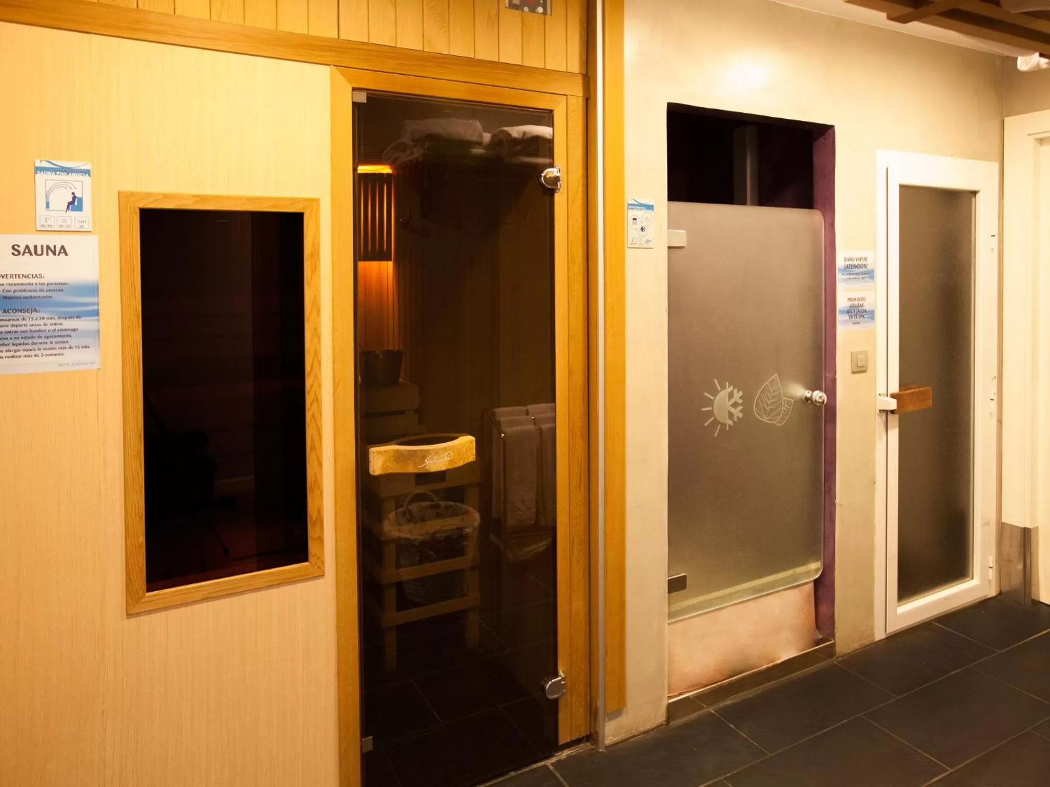 Steam room in Hotel Alfonso VIII