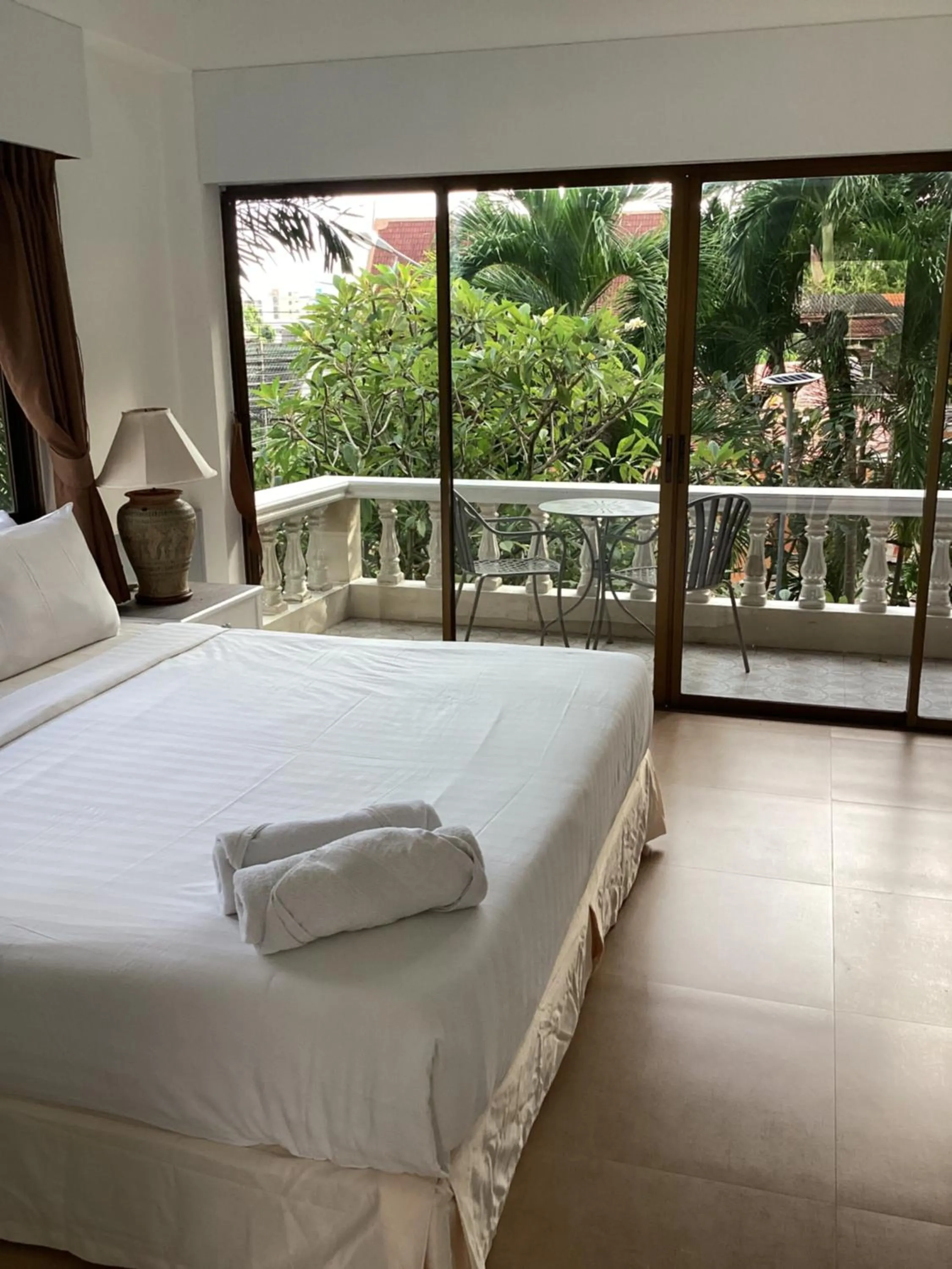 Bed in Garden Home Kata