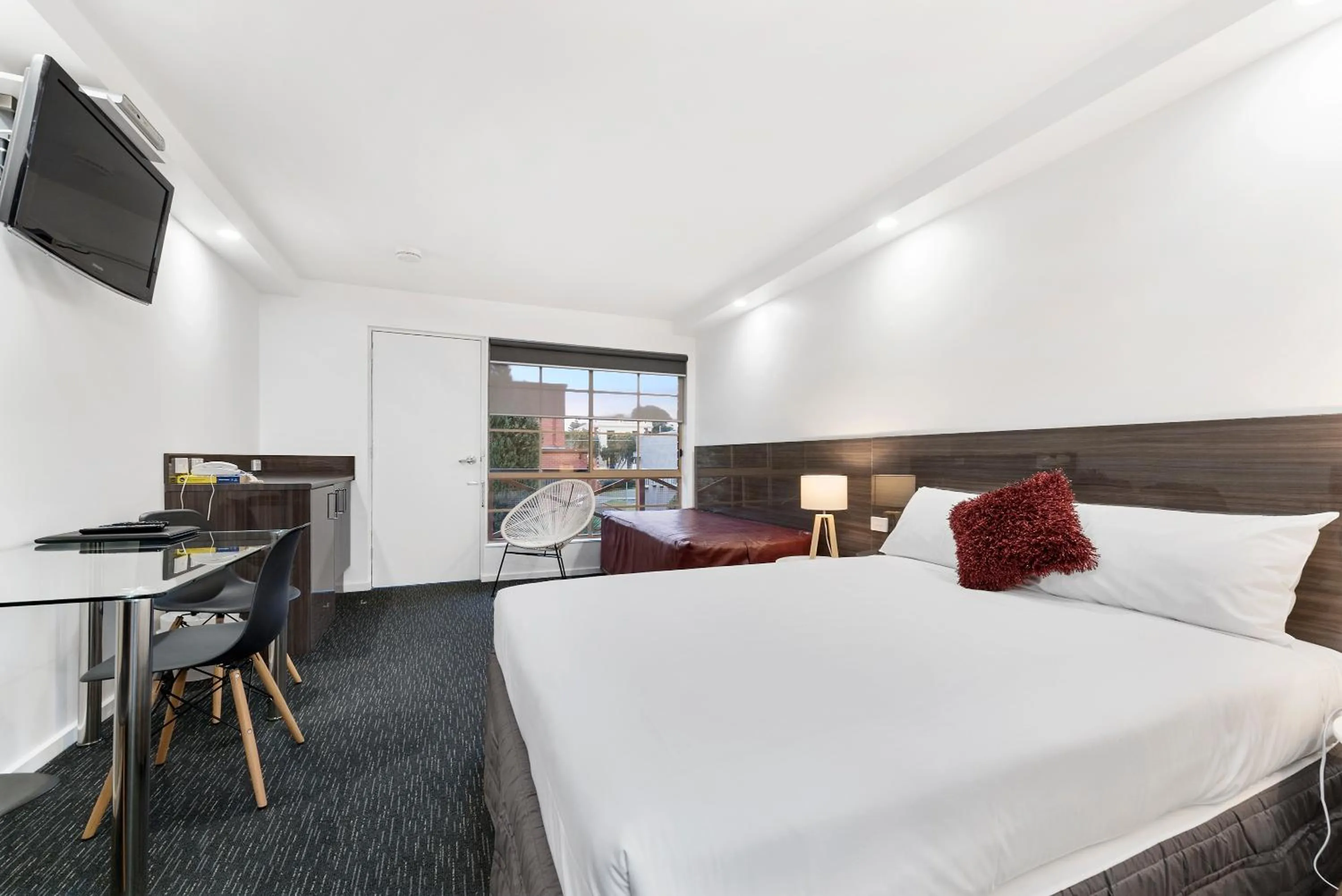 Photo of the whole room, Bed in Bay City (Geelong) Motel