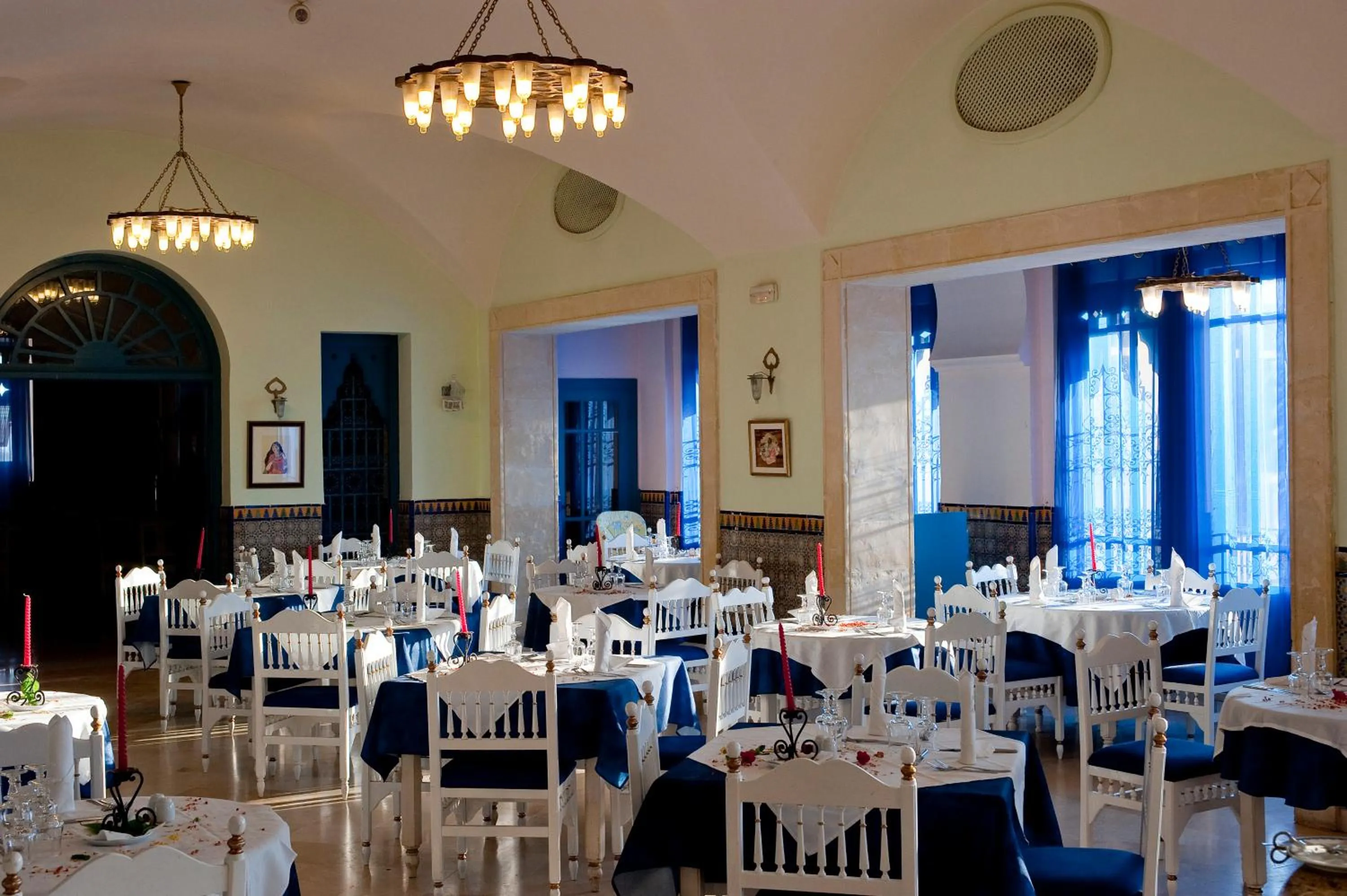 Restaurant/places to eat in Diar Lemdina Hotel