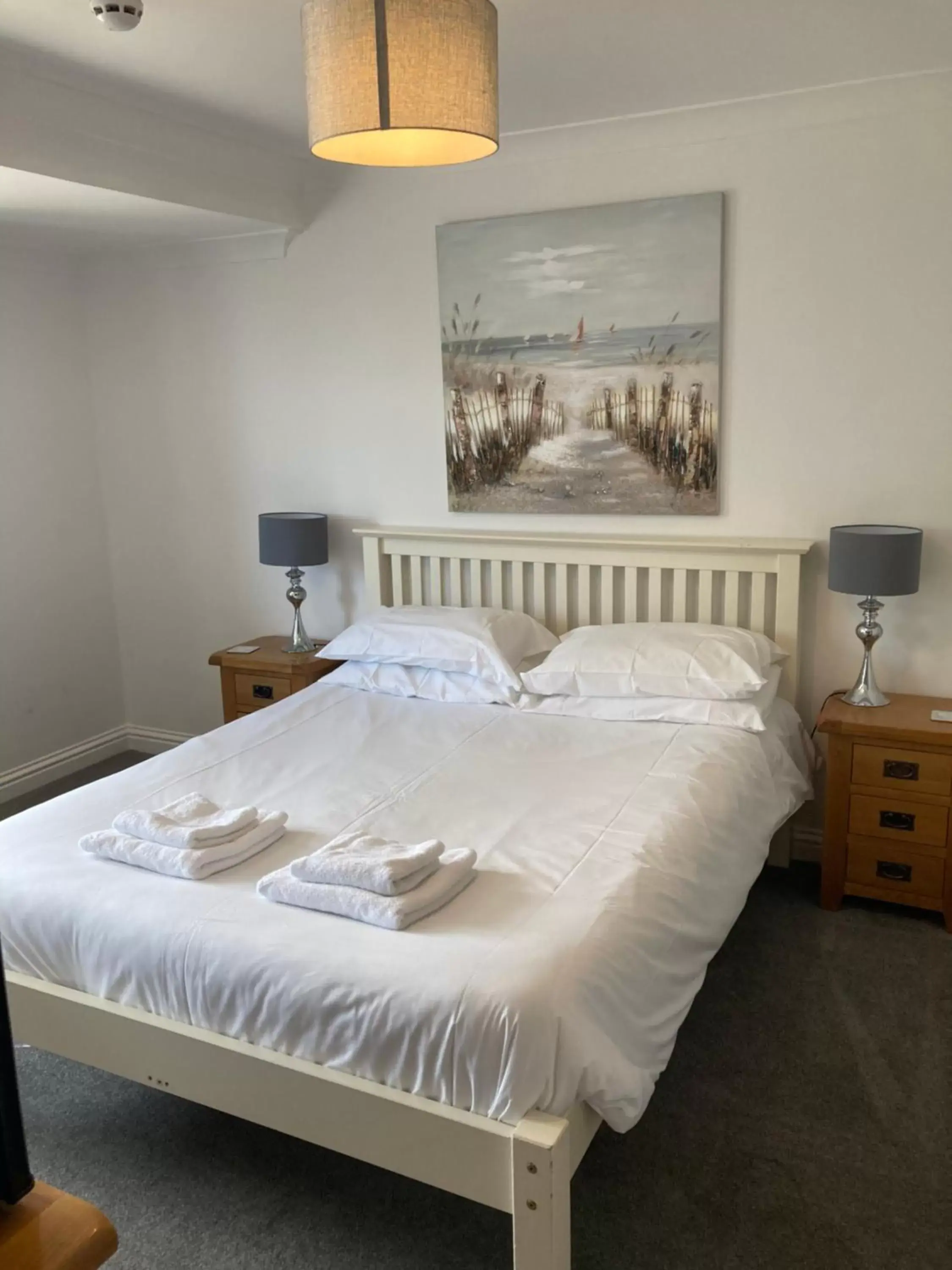 Deluxe Double Room (2 Adults + 1 Child) in The Waves B&B Deluxe Double Room (2 Adults + 1 Child) in The Waves B&B