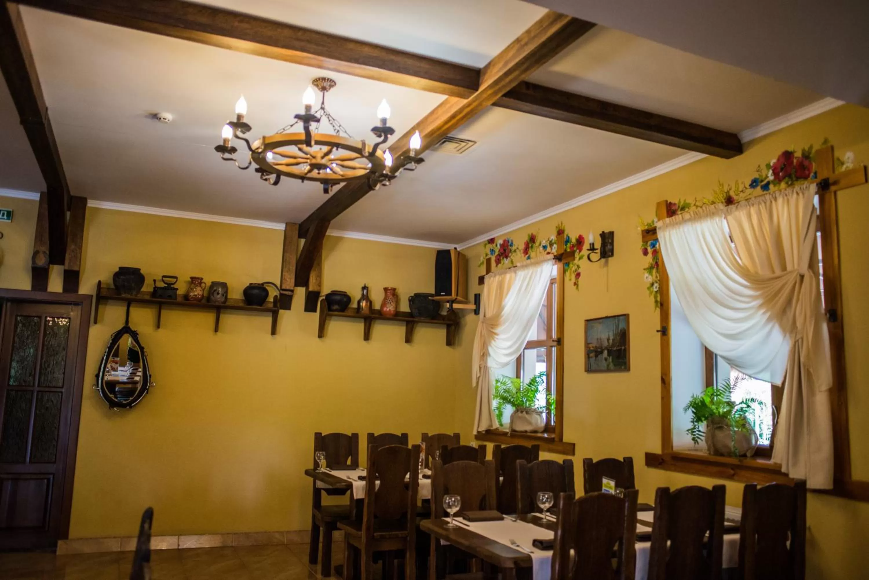 Restaurant/Places to Eat in Stara Vezha Hotel