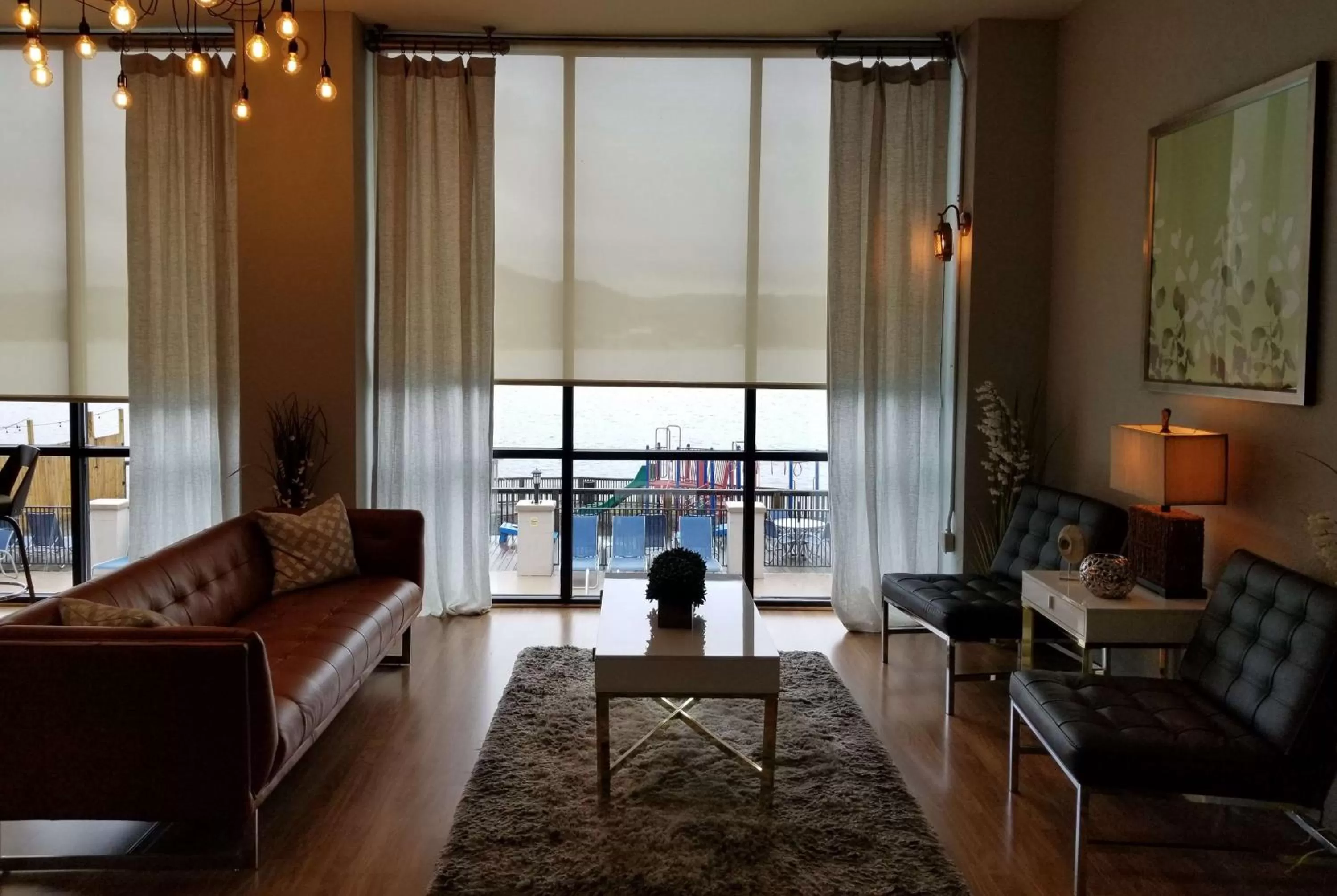 Seating area in Wyndham Garden Lake Guntersville