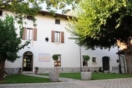 Facade/entrance, Property Building in Casa Pellis