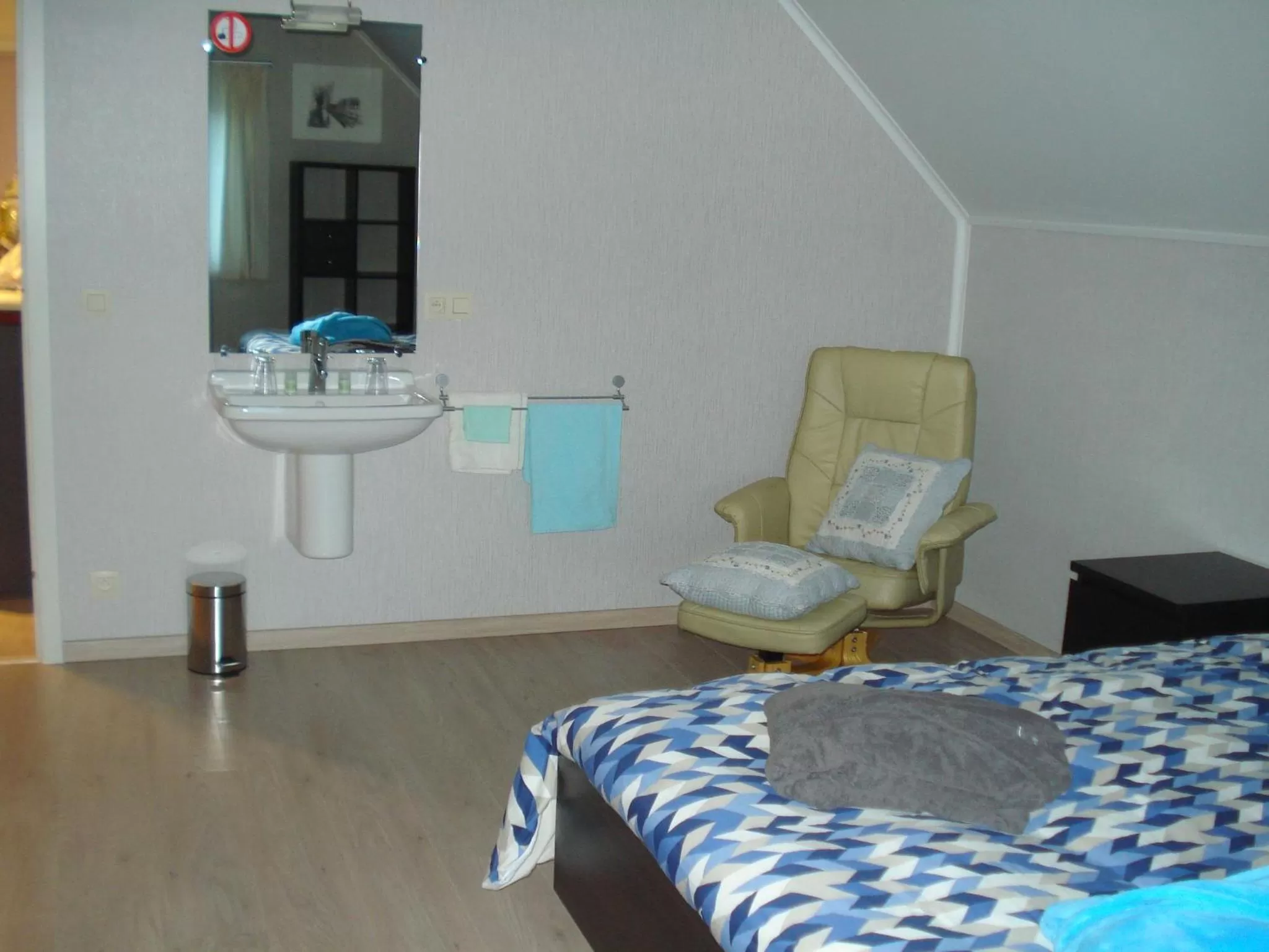 Bedroom, Bed in Auro'ra