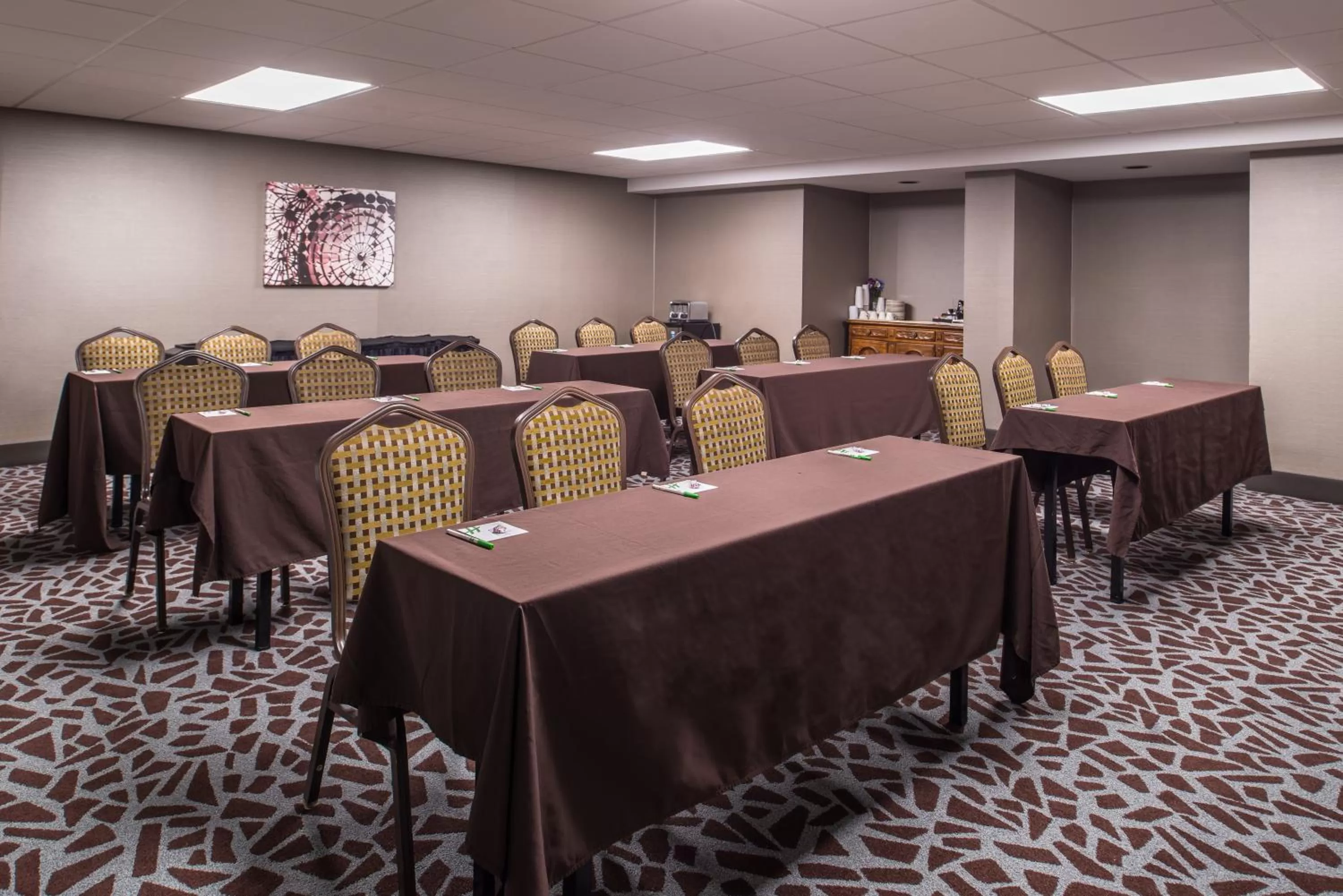Meeting/conference room in Holiday Inn Auburn-Finger Lakes Region by IHG