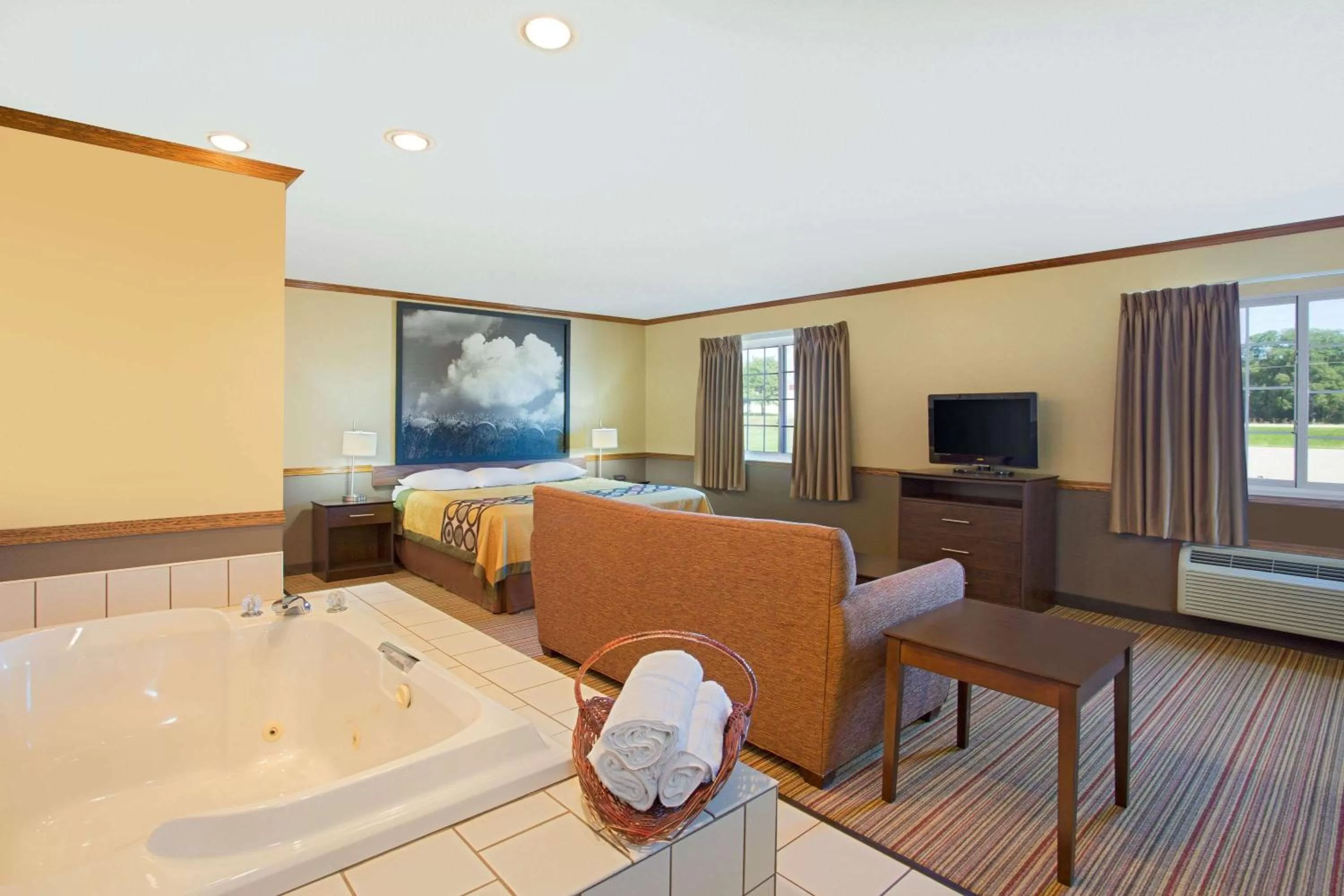 Photo of the whole room in Super 8 by Wyndham New Hampton