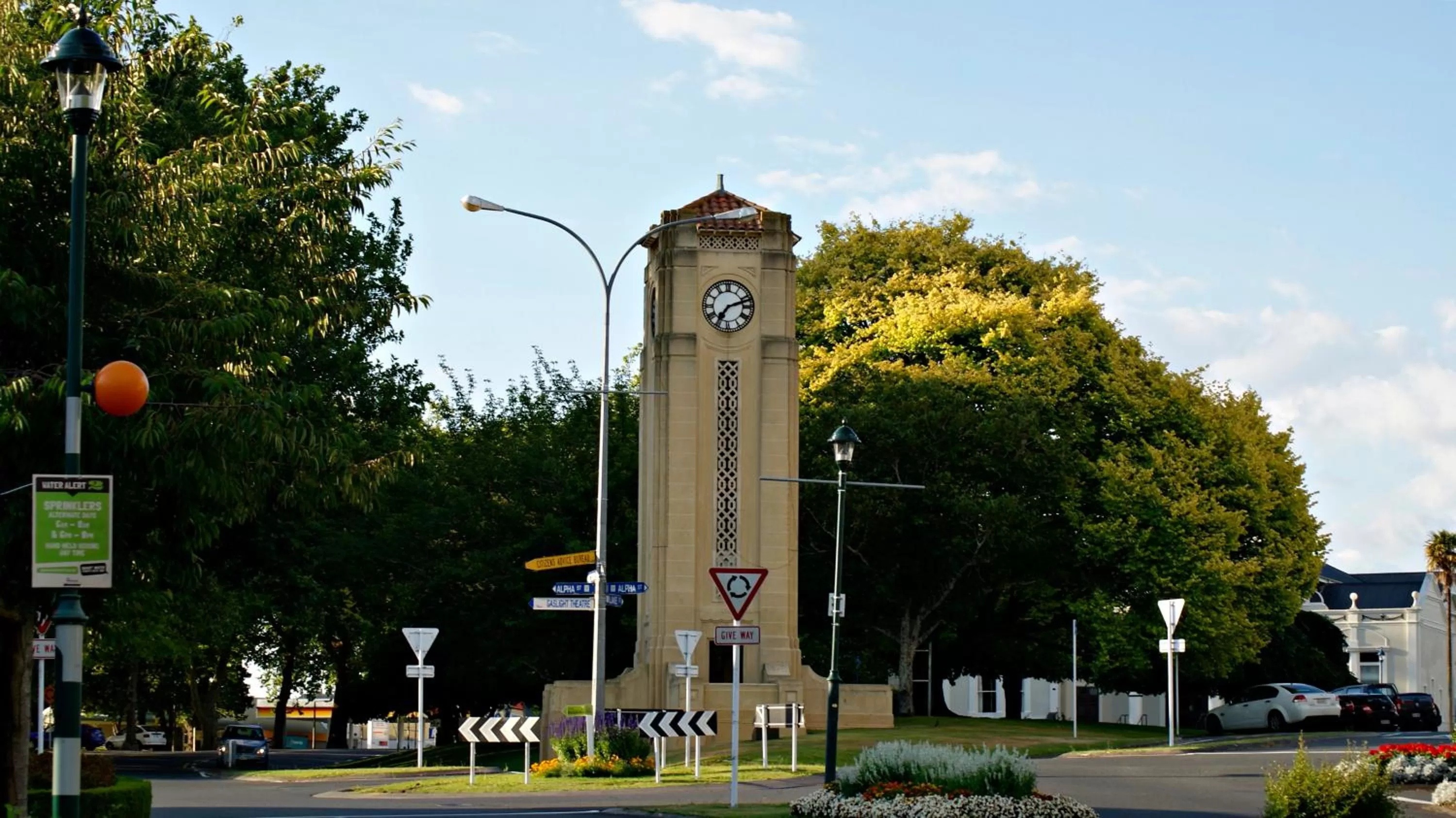 Nearby landmark in Cambridge Mews Motel