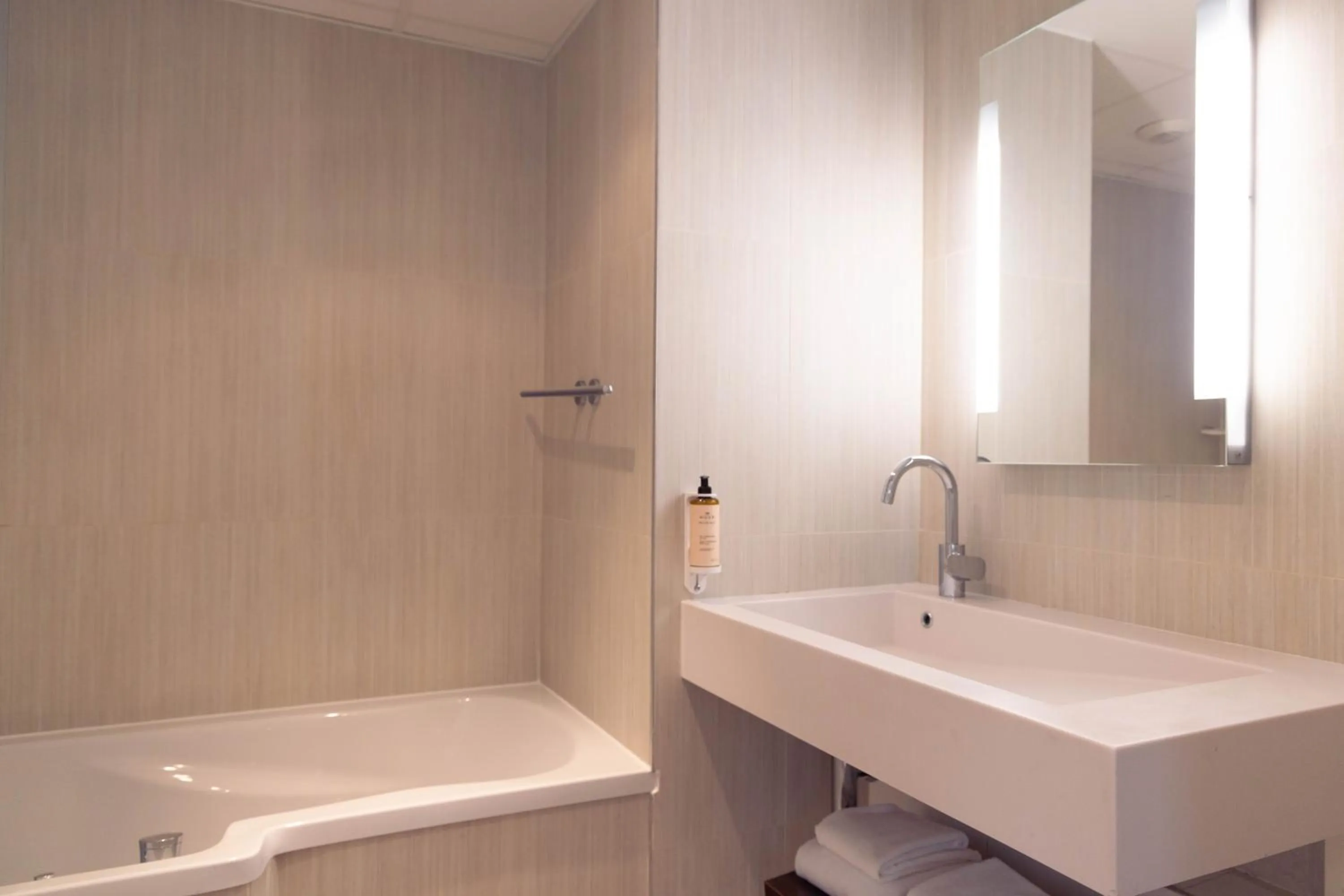 Bathroom in Mercure Paris Ivry Quai De Seine