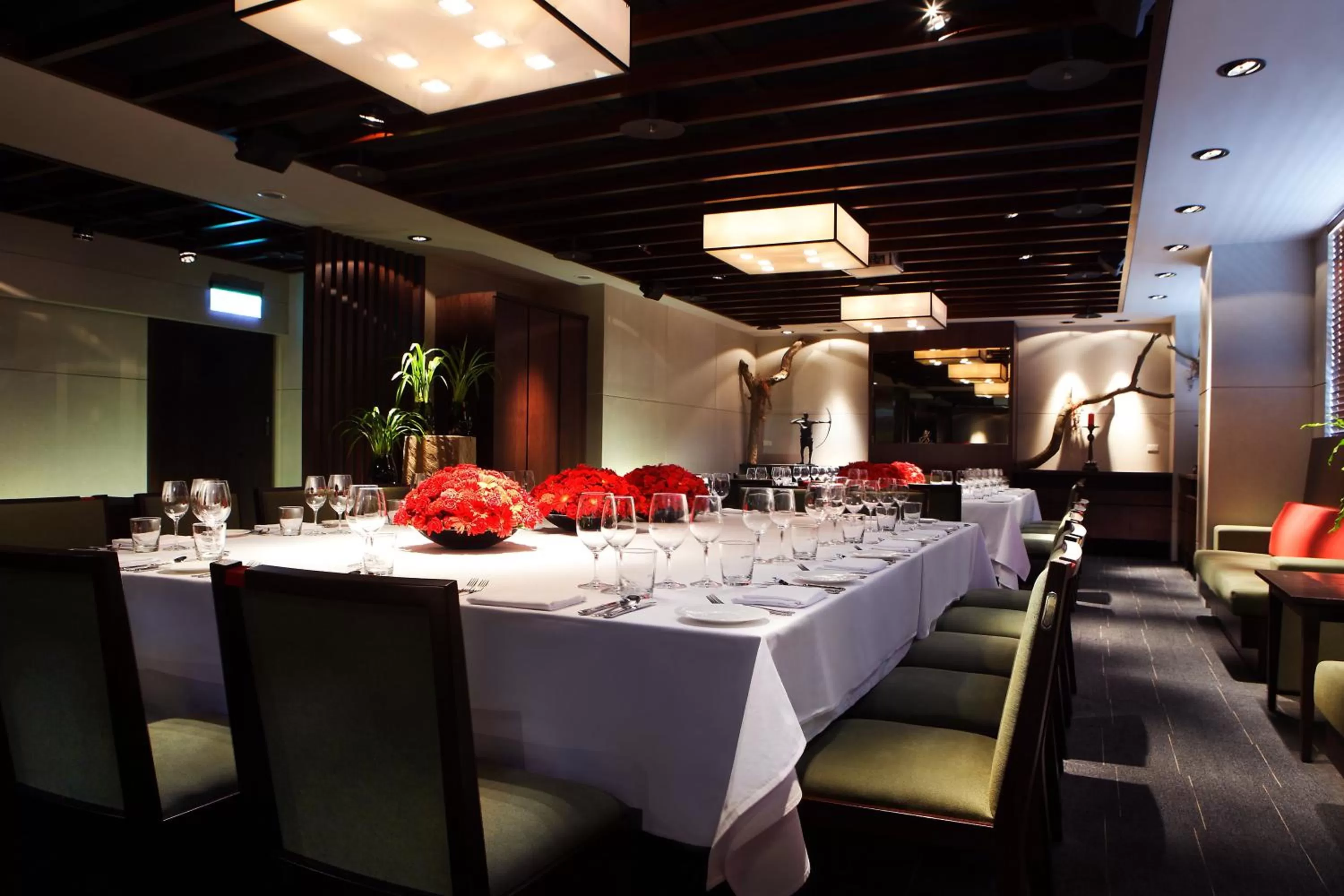 Restaurant/places to eat in Grand Victoria Hotel