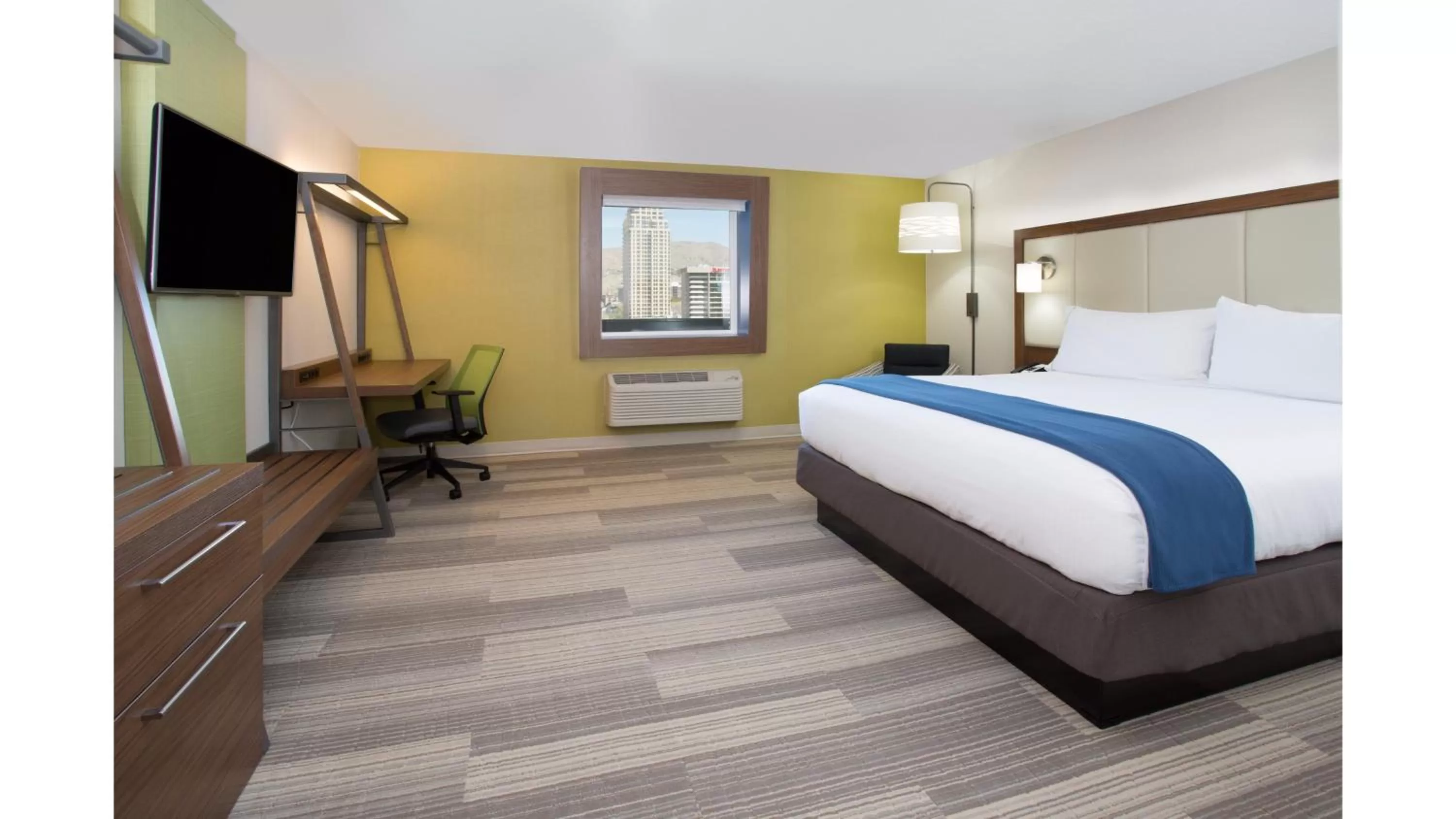 Double Suite - Mobility Access Tub/Non-Smoking in Holiday Inn Express & Suites - Olathe South, an IHG Hotel
