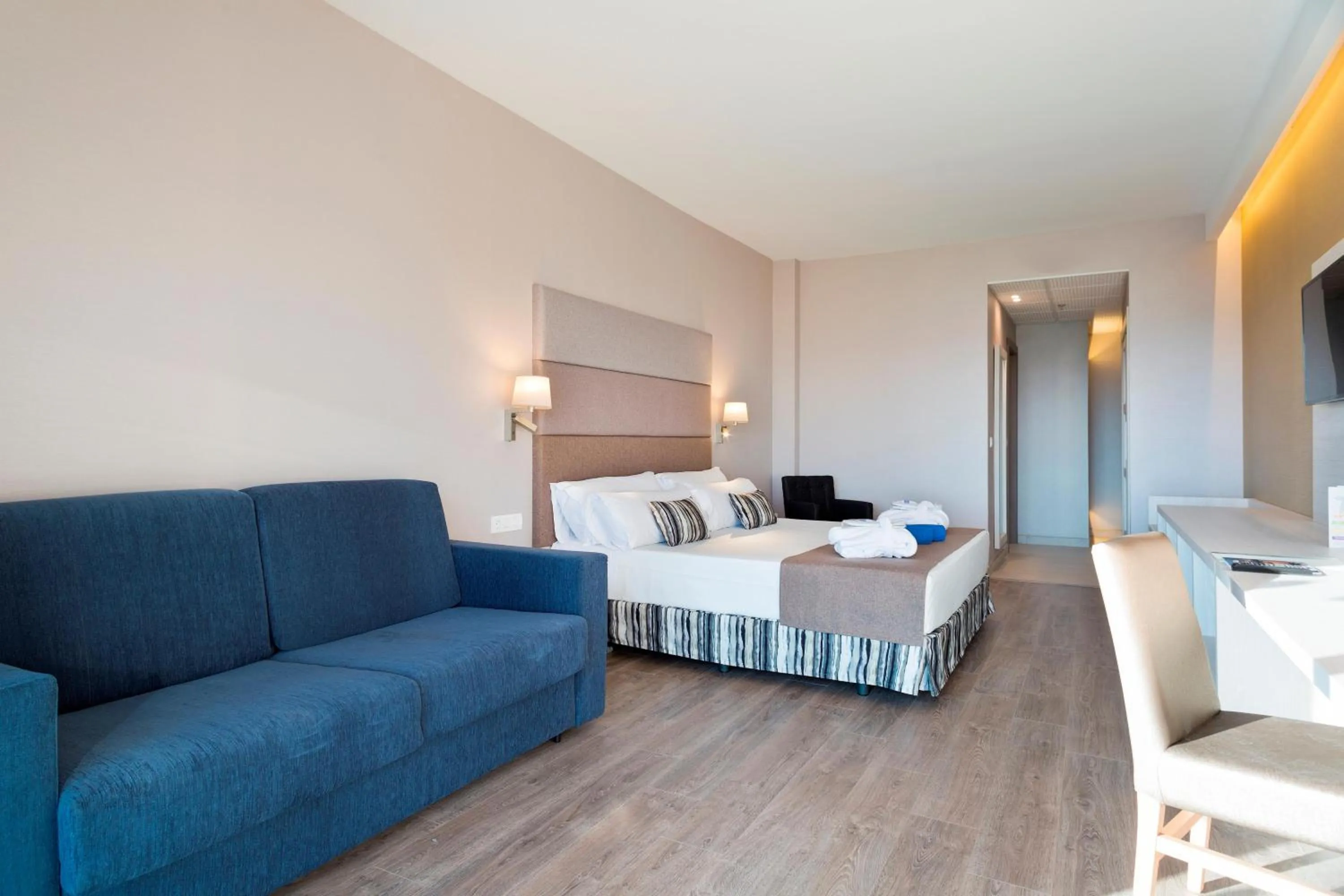 Photo of the whole room, Bed in Hotel Best Costa Ballena