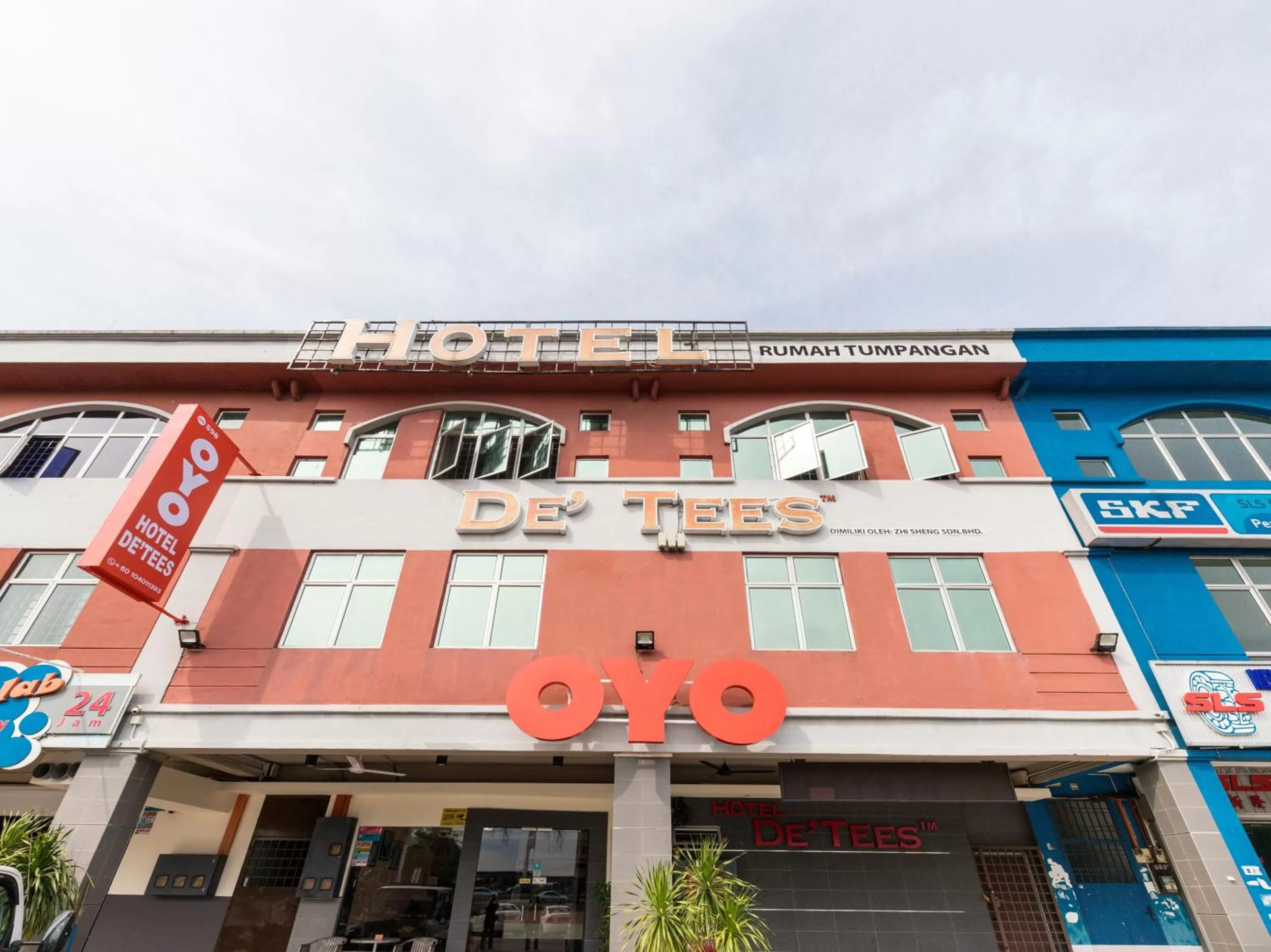 Property building in Hotel De' Tees, Masai Utama