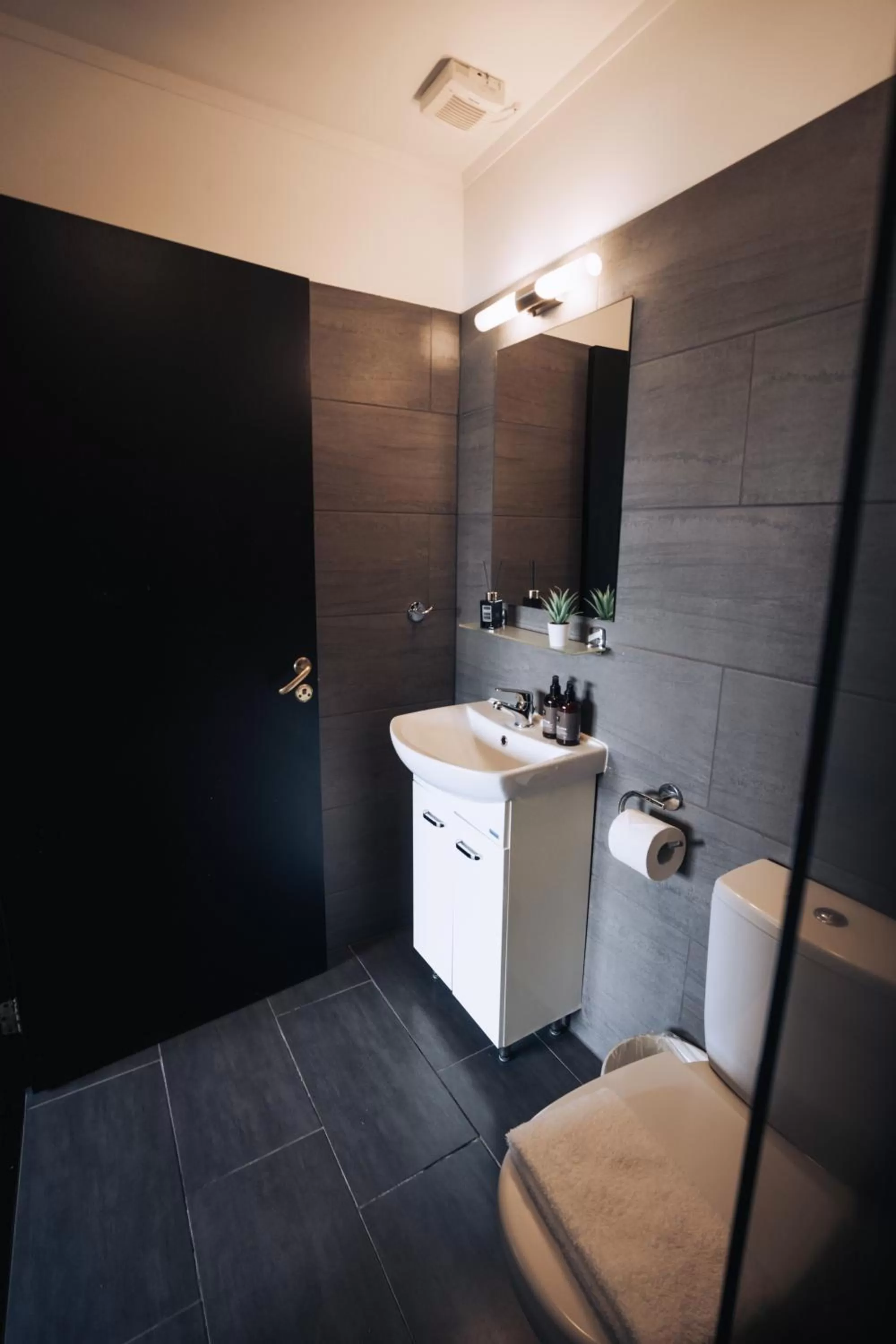 Toilet in Brim Hotel