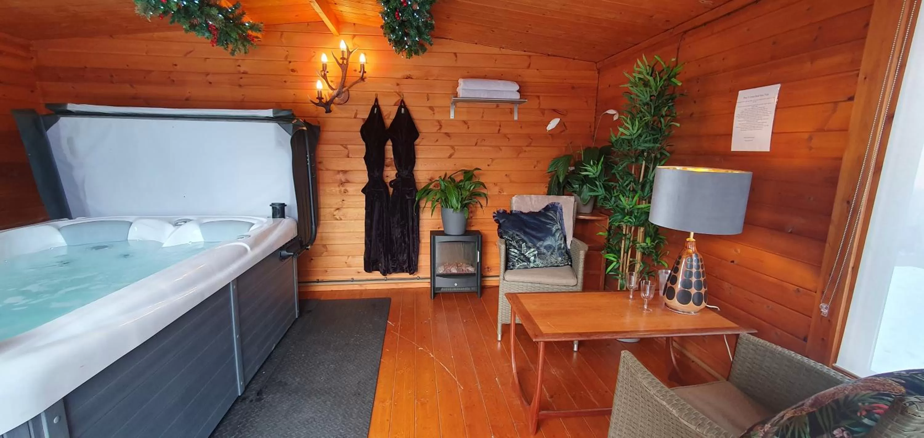 Hot Tub in Cader Suite plus Luxury Hot Tub