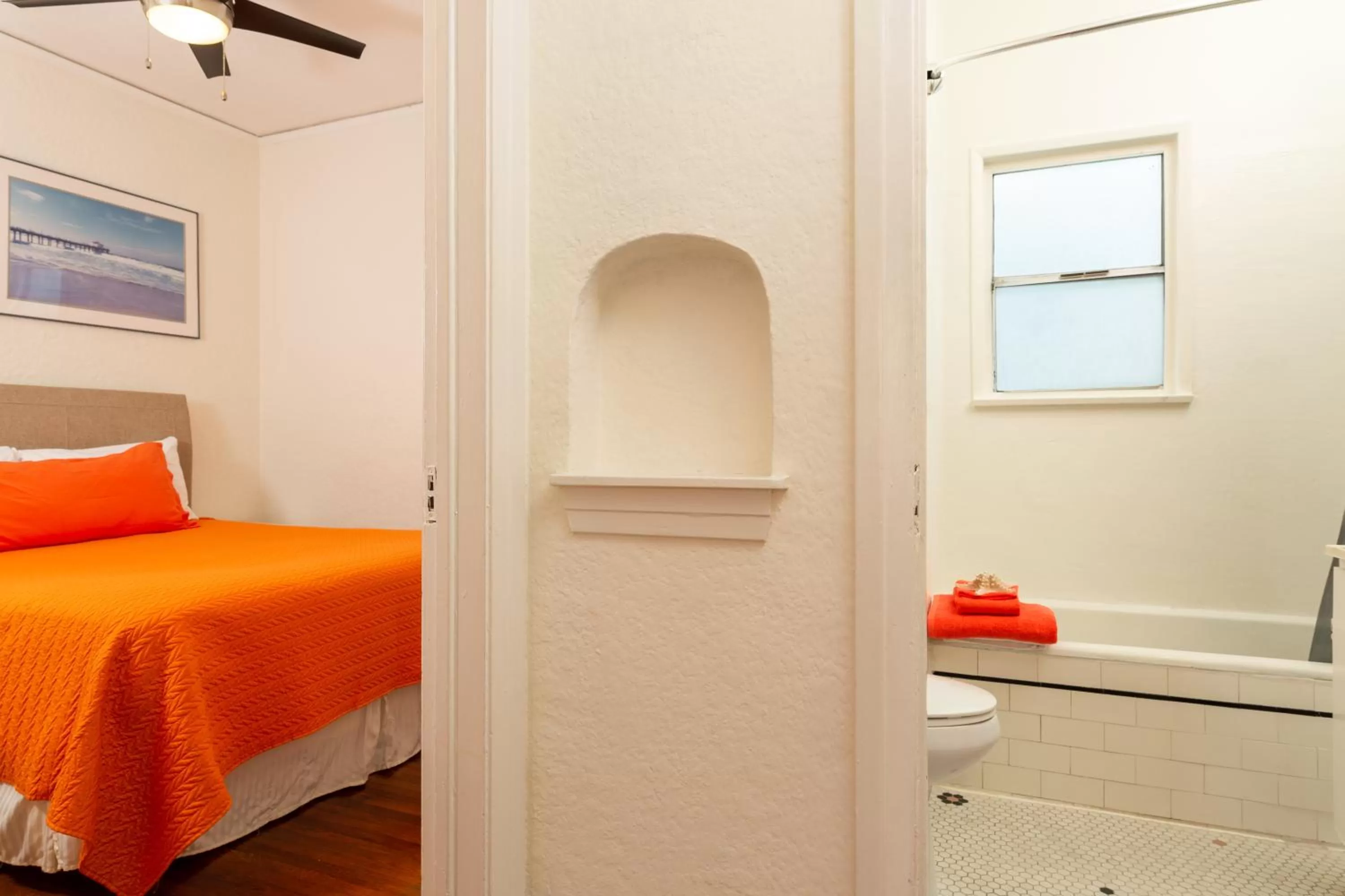 Bed in The Sea View Inn At The Beach