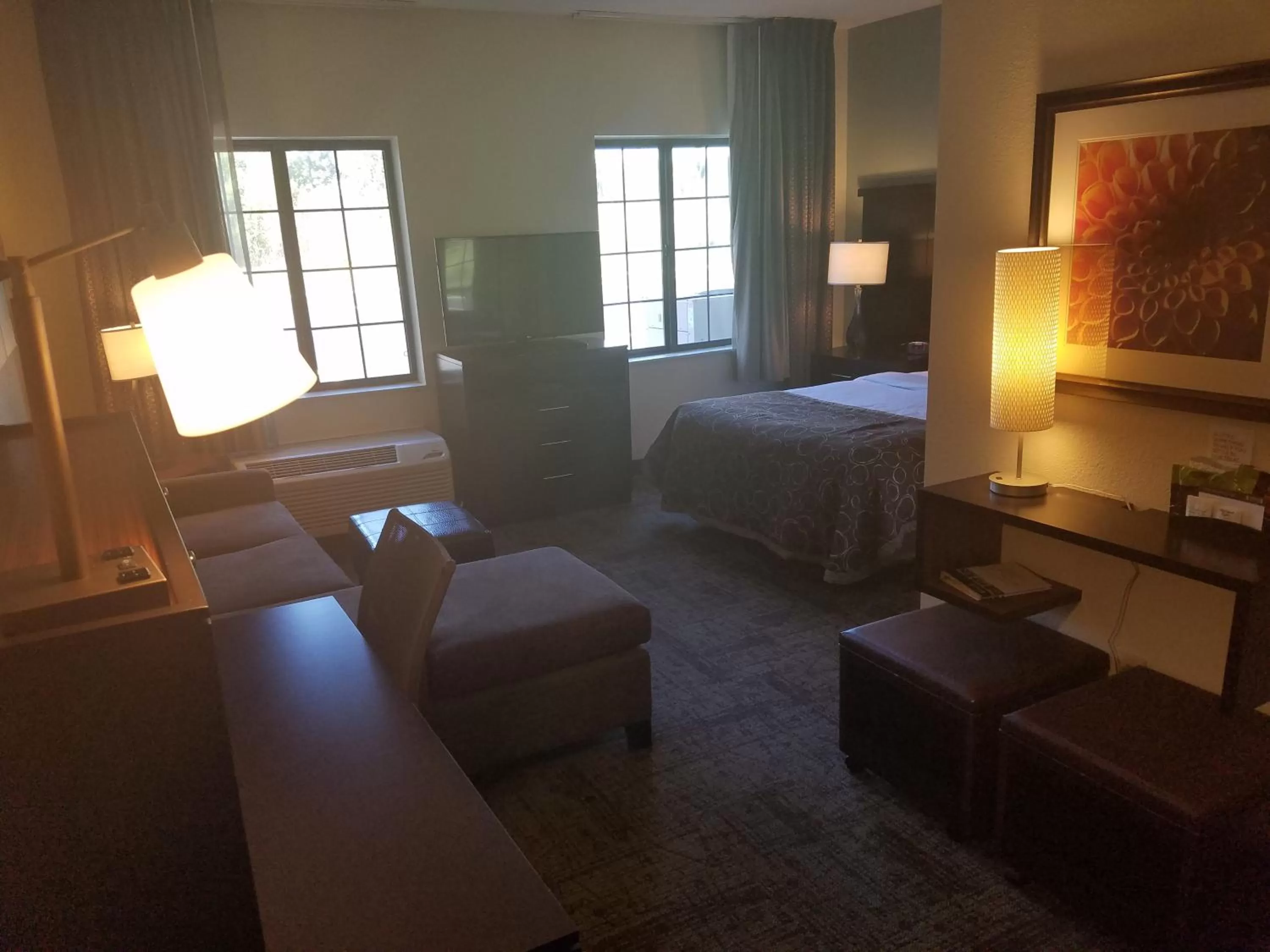 Living room, Bed in Staybridge Suites - Cincinnati North by IHG