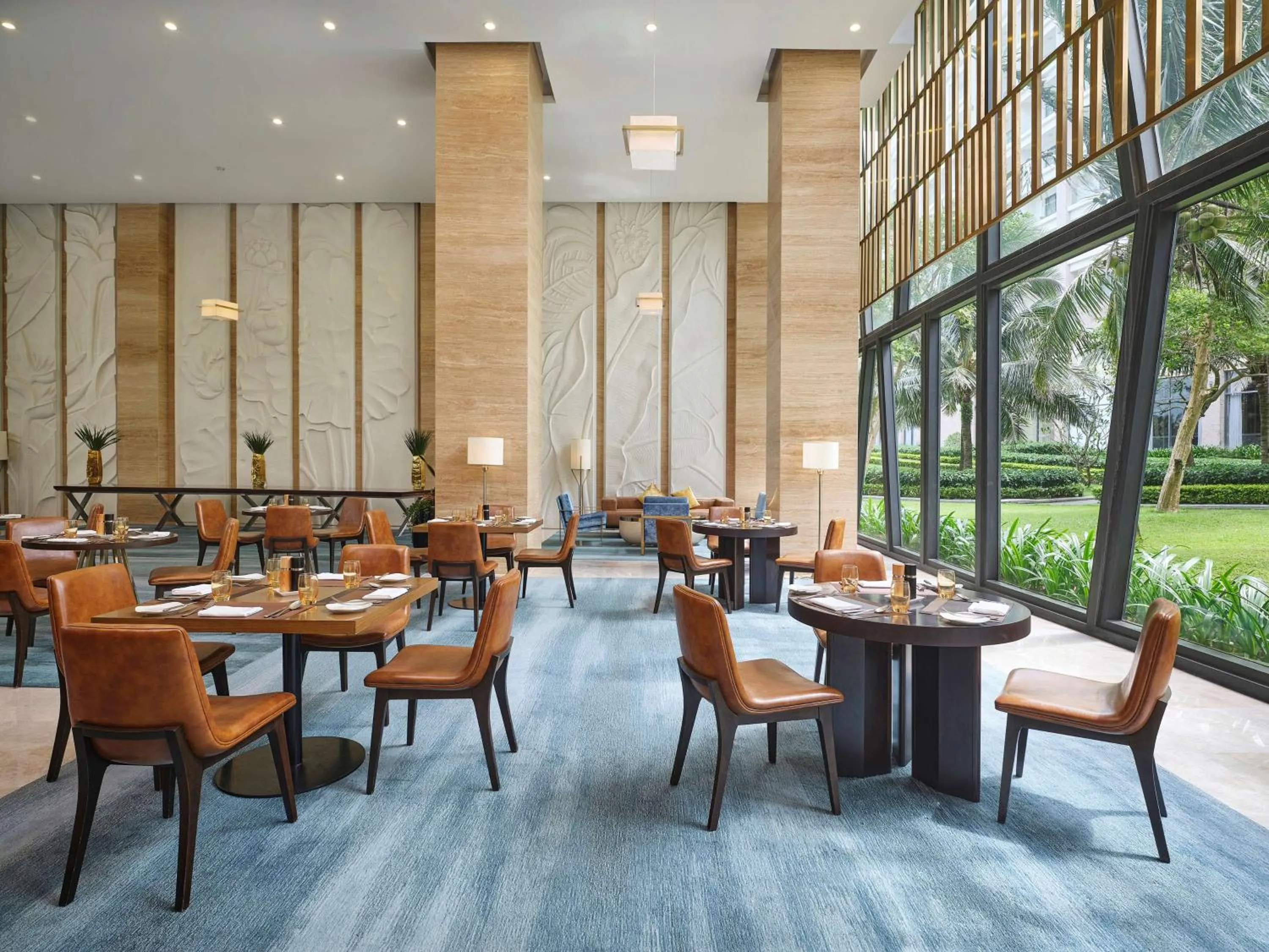 Lounge or bar in Radisson Blu Resort Phu Quoc