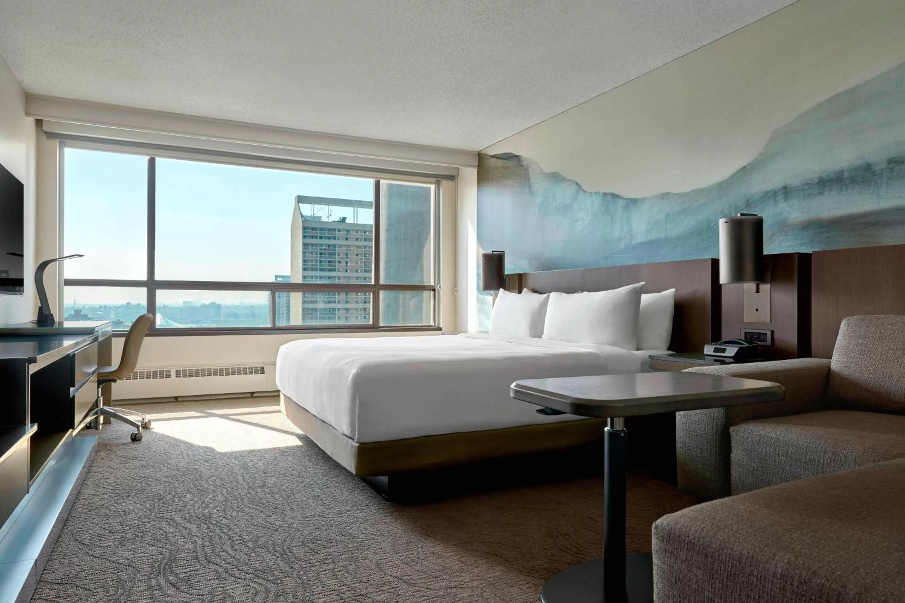 Photo of the whole room, Bed in Calgary Marriott Downtown Hotel