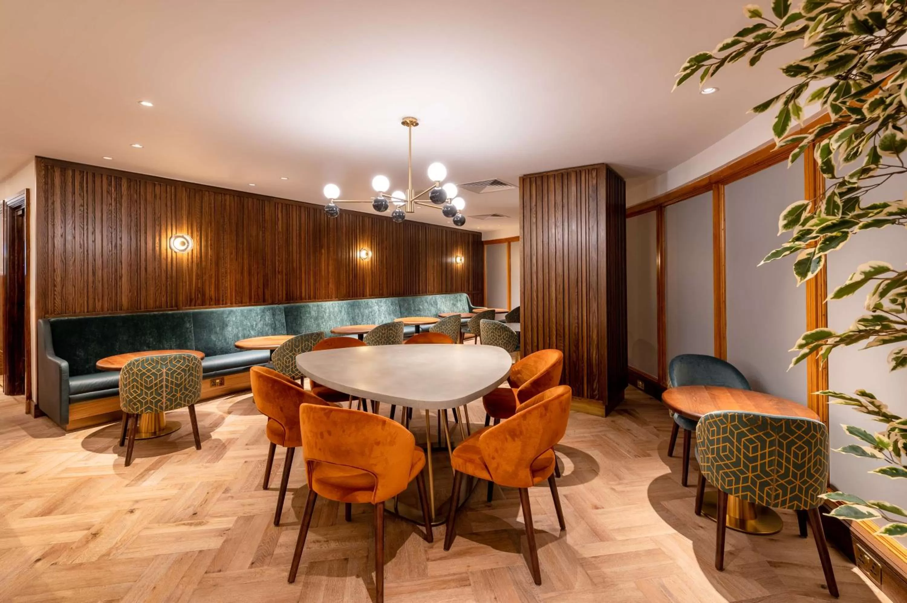 Restaurant/places to eat in Hilton Birmingham Metropole Hotel