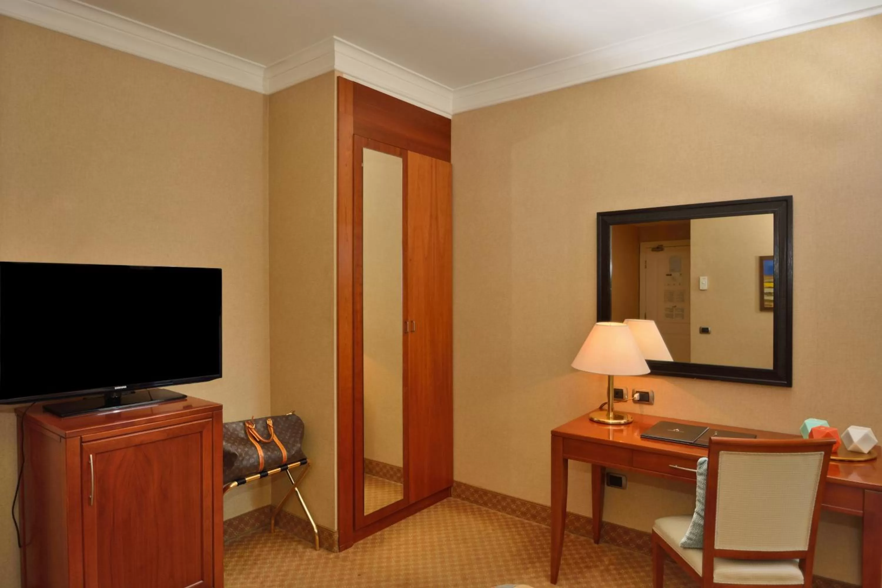 Bedroom in LH Hotel Lloyd Roma