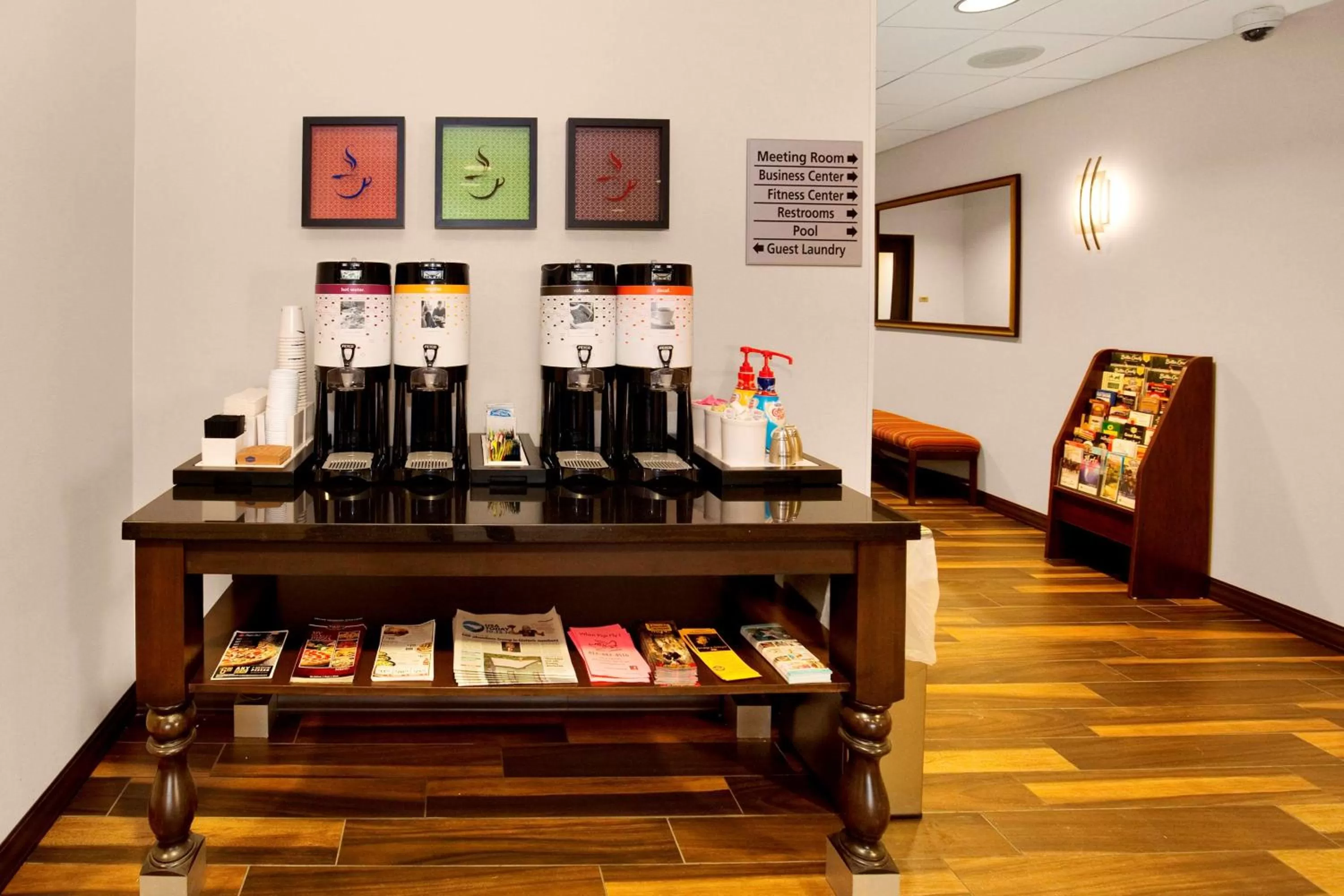 Dining area in Hampton Inn Butler