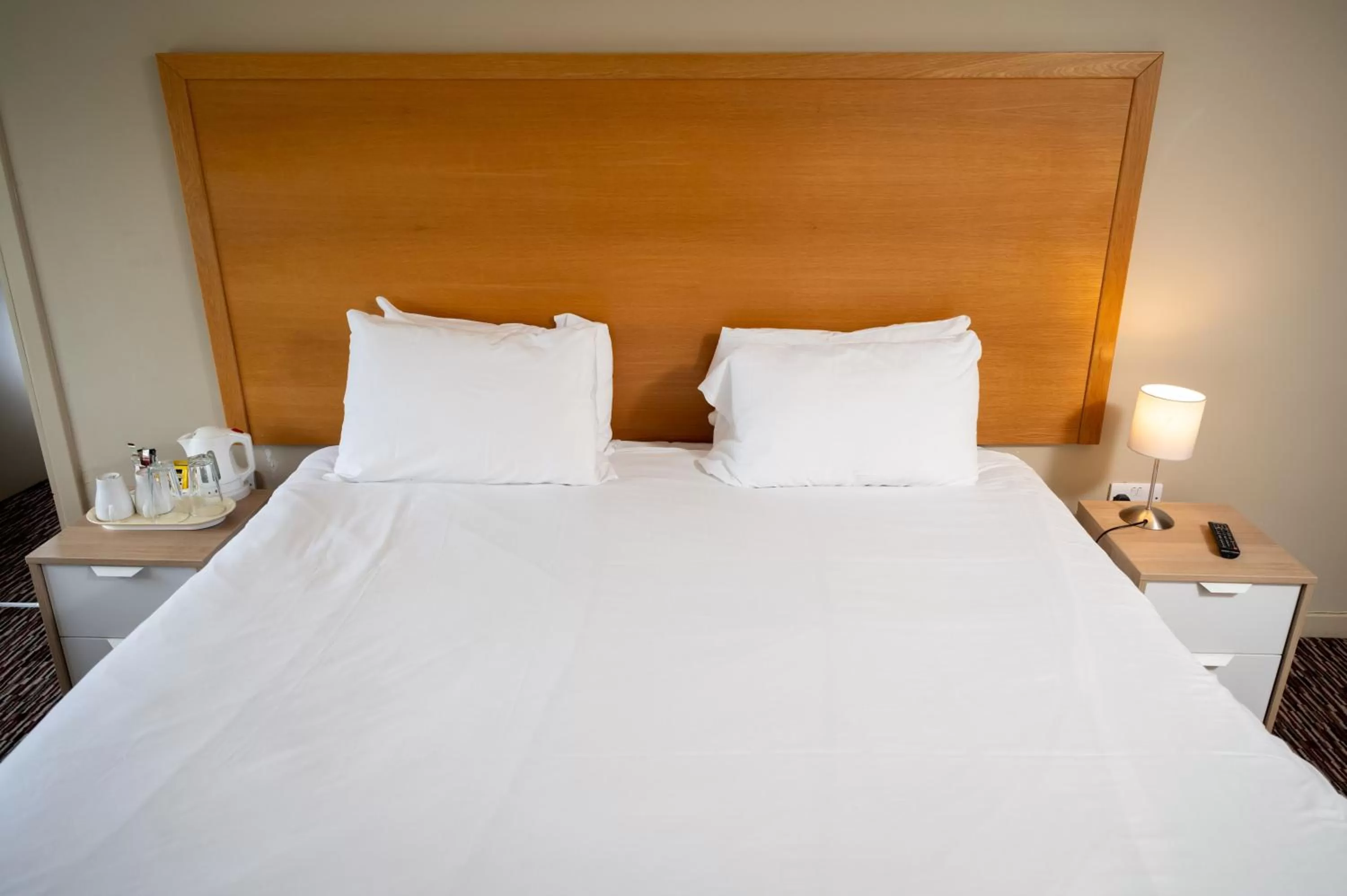 Bedroom, Bed in The Titan By Greene King Inns