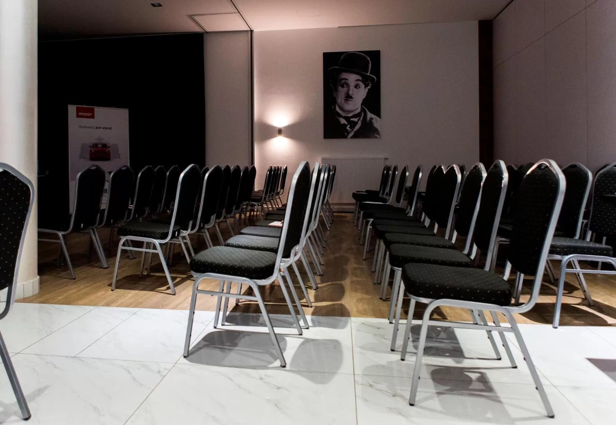 Business facilities in Hotel Falcon