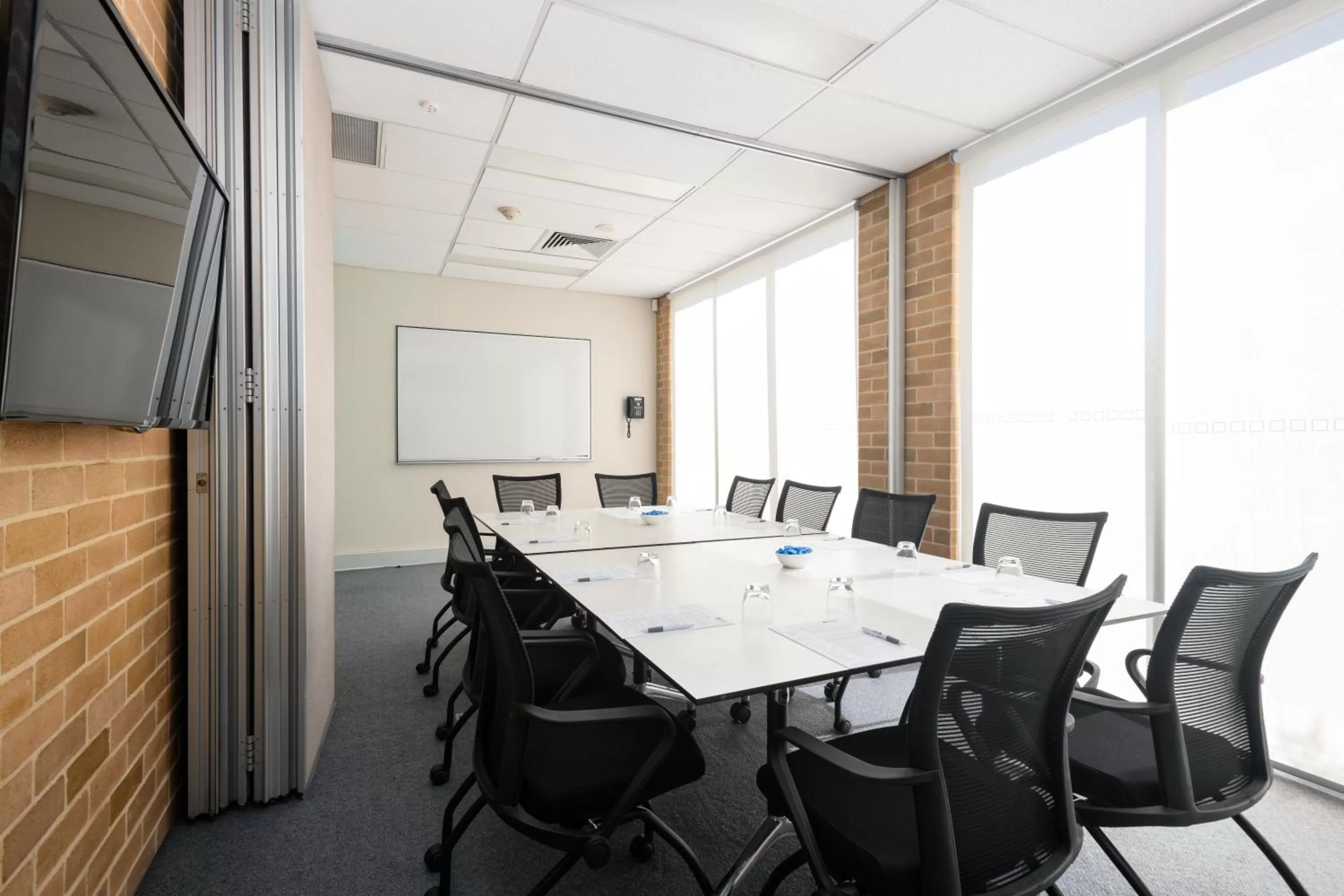 Lakeside Hotel and Conference Centre