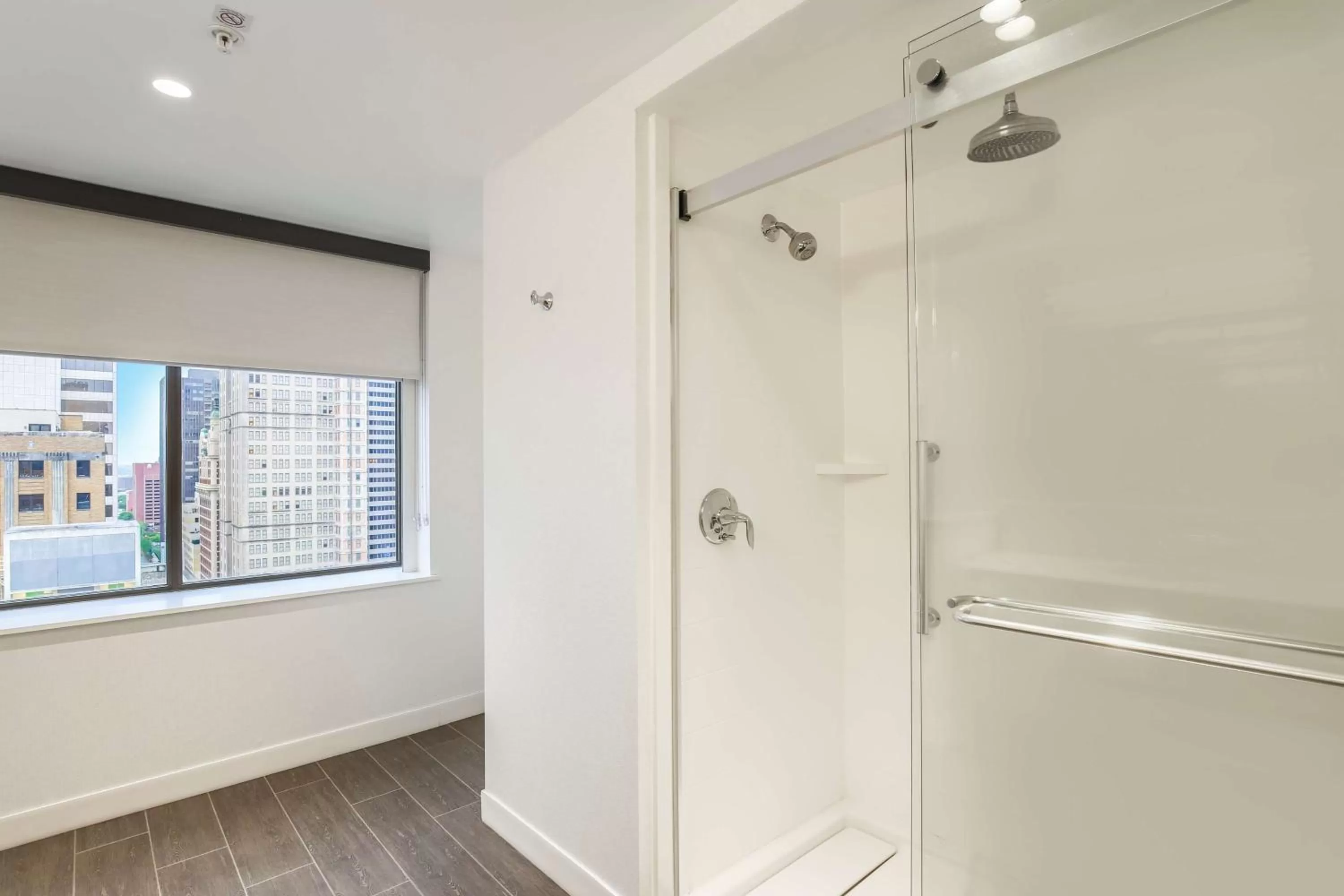 Bathroom in Hampton Inn & Suites Dallas Downtown