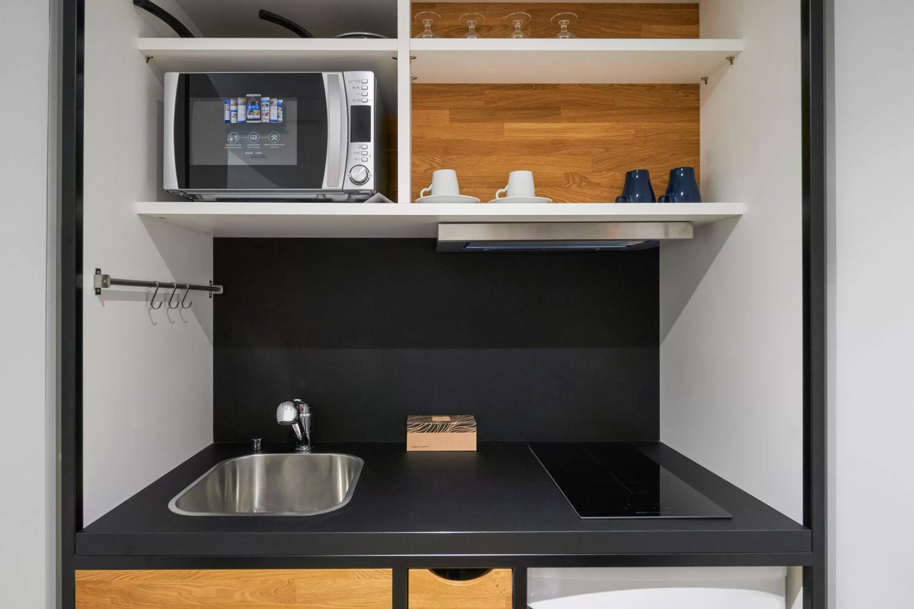 Kitchen or kitchenette in Mercure Avignon TGV Hotel & Spa