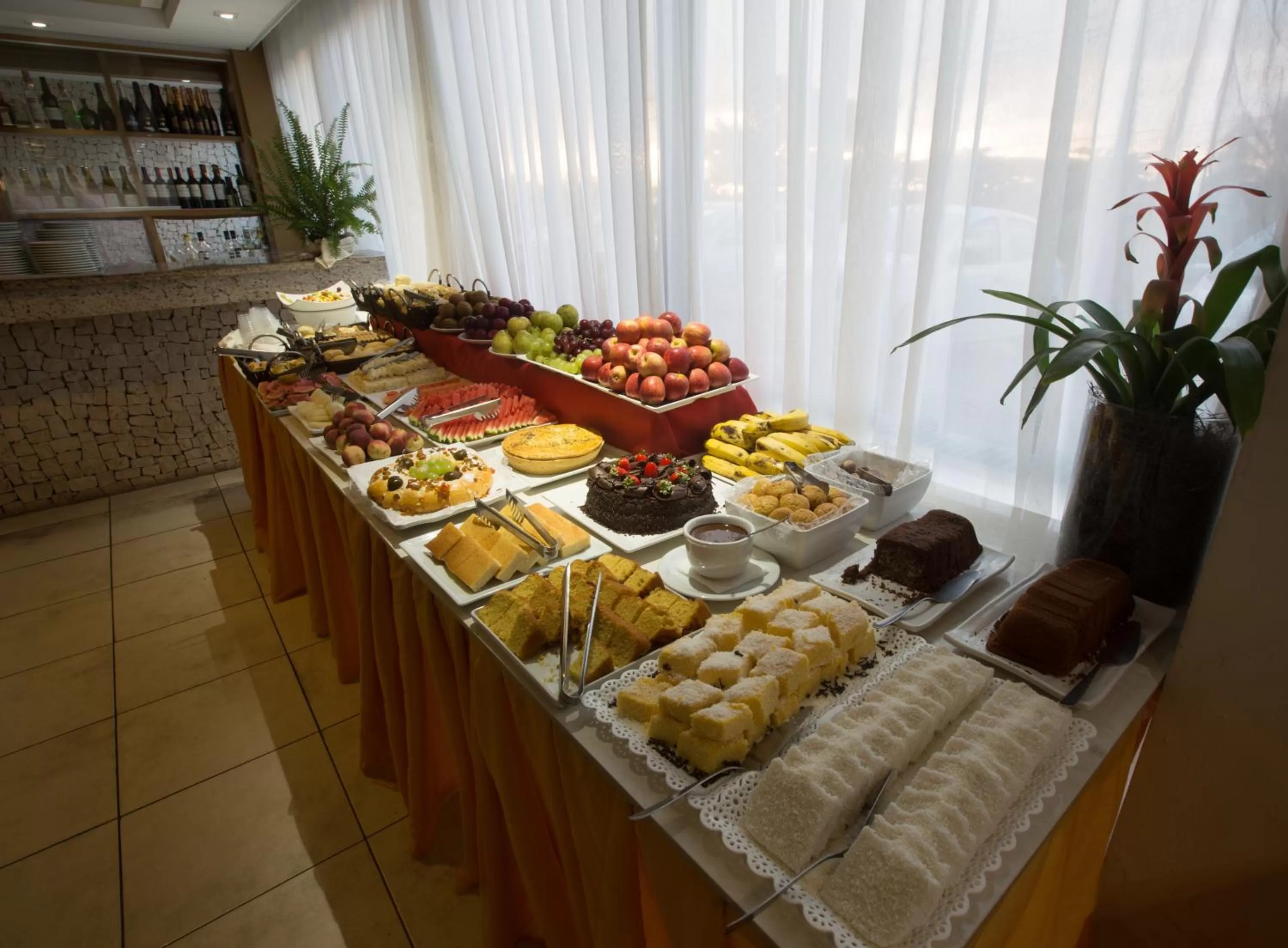 Buffet breakfast in Catussaba Business Hotel