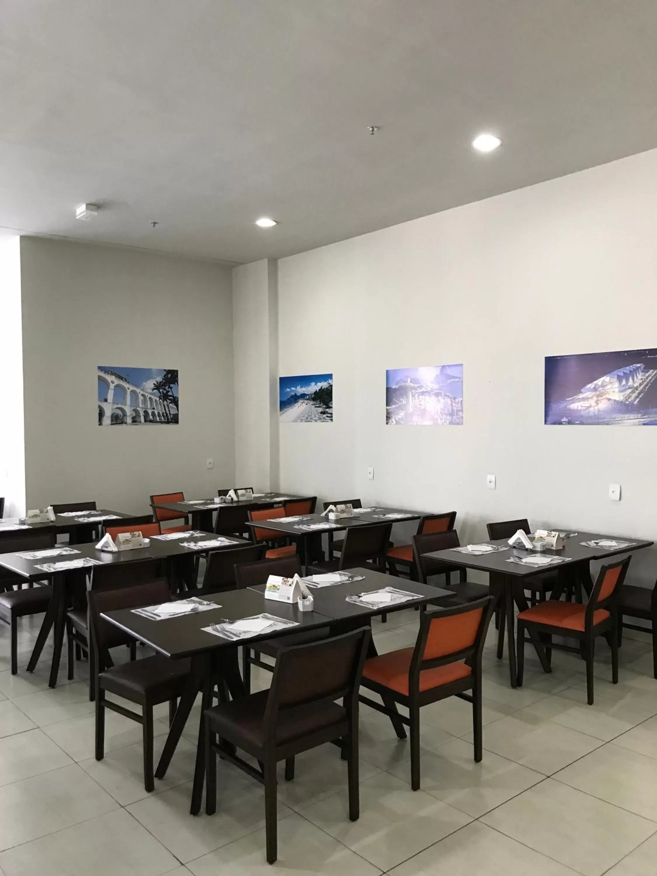 Restaurant/places to eat in Nobile Inn Dutra Rio De Janeiro