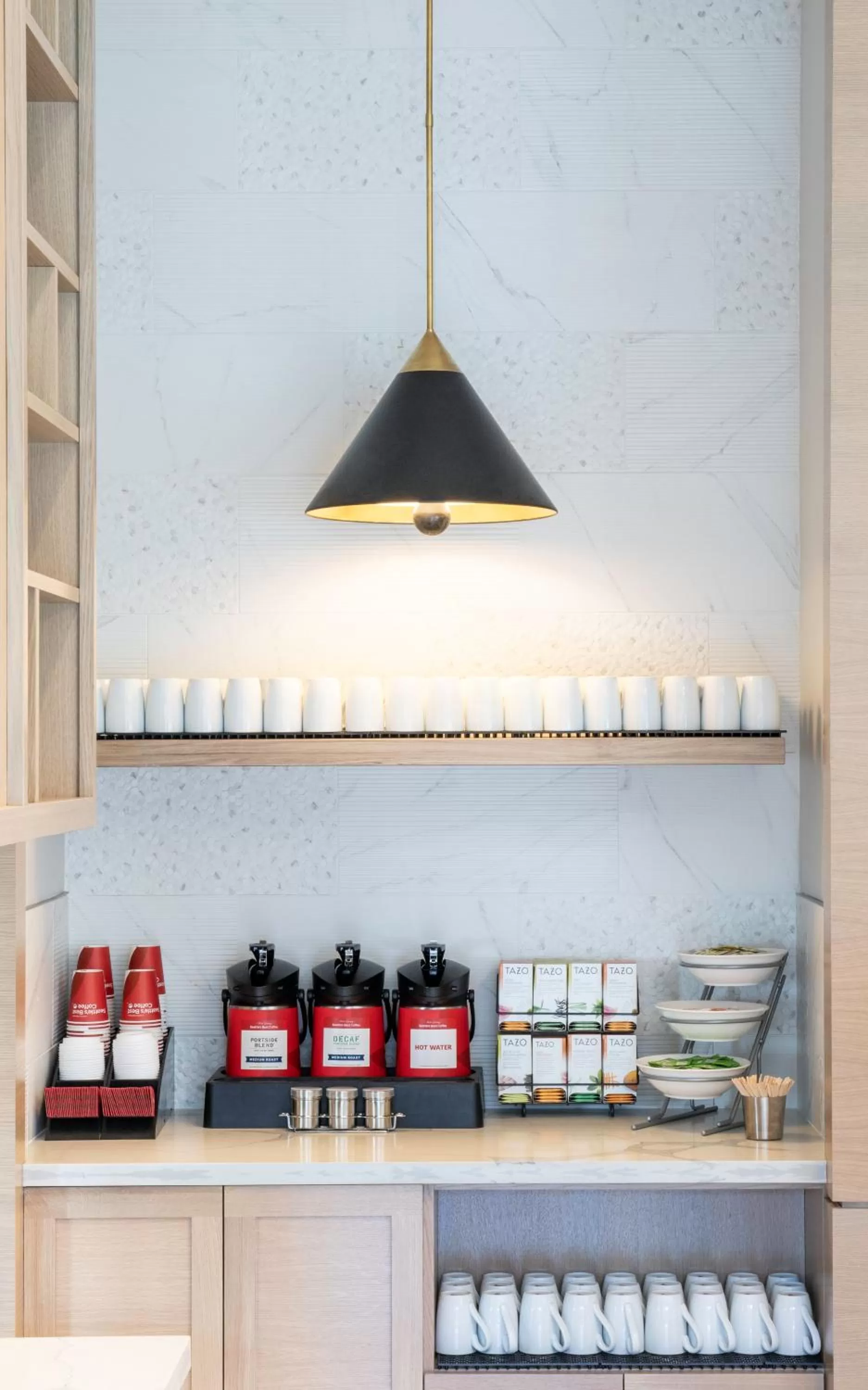 Coffee/tea facilities in Hyatt Place Sandestin at Grand Blvd