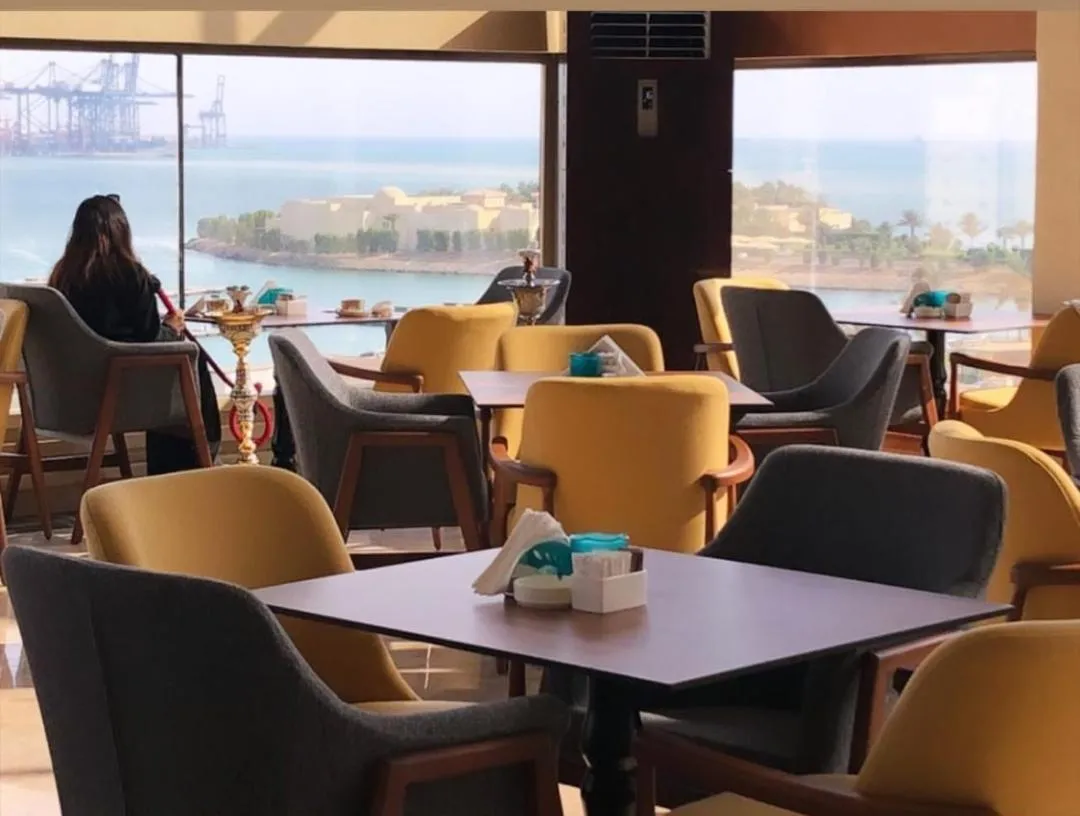 Restaurant/places to eat in Aster Hotel