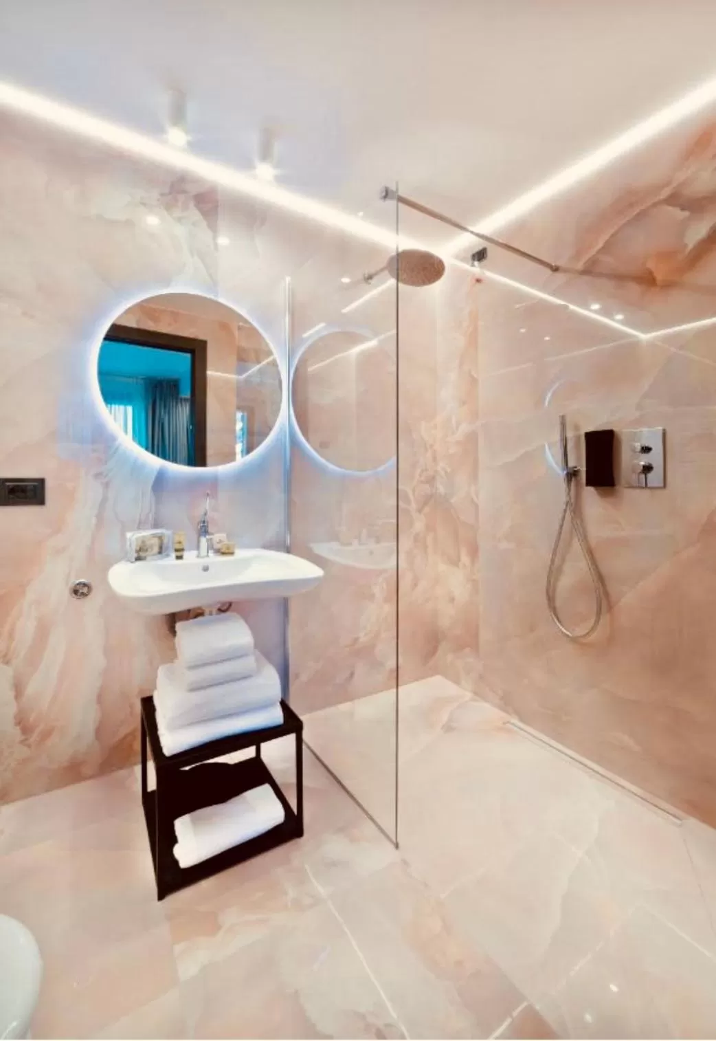 Shower in Boutique Hotel Sirmione
