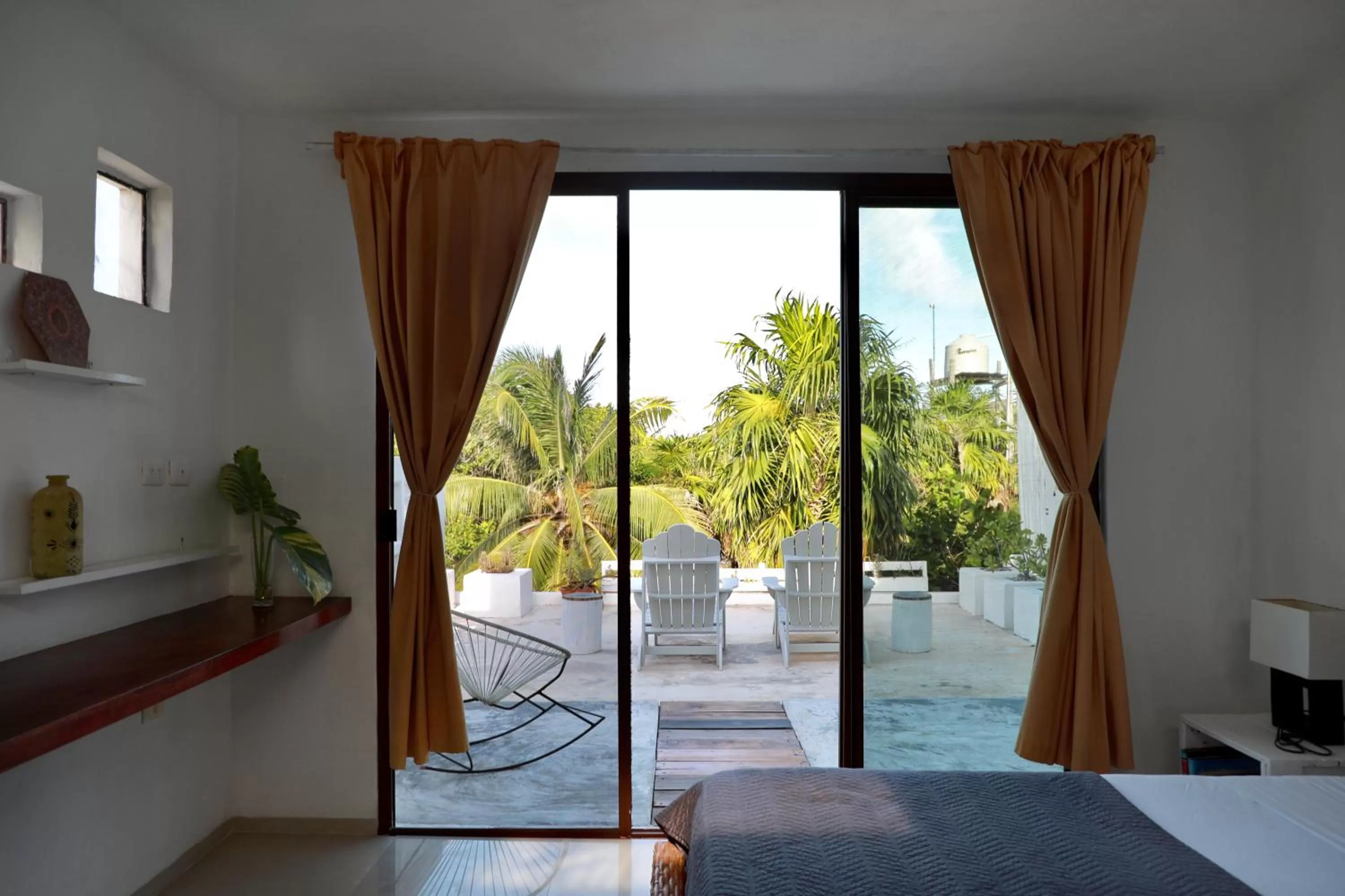 Photo of the whole room in Residencia Gorila