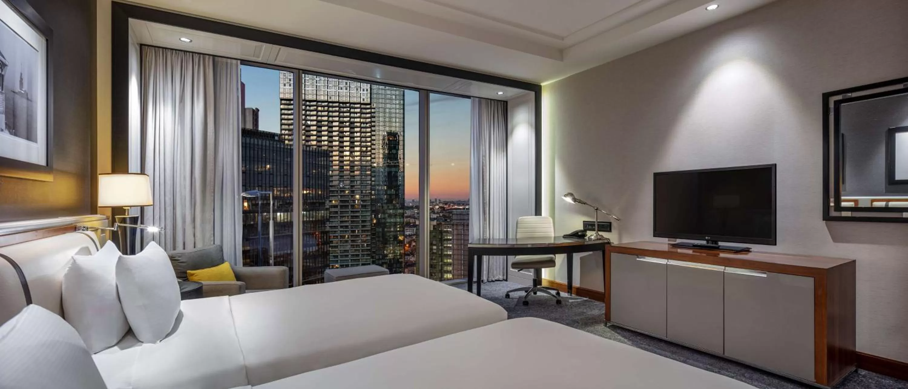 Bedroom, Bed in Hilton Istanbul Bomonti