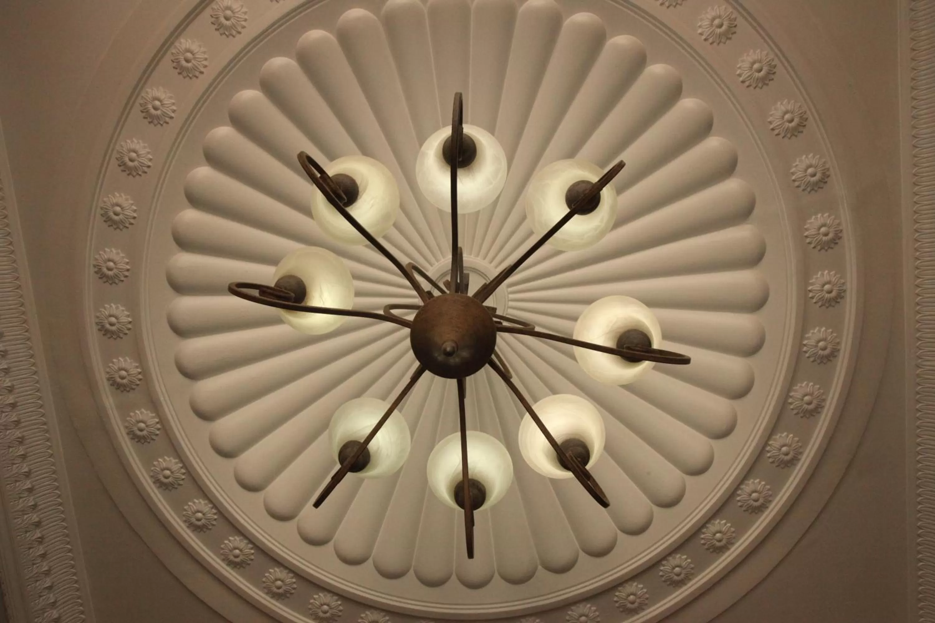 Decorative detail in Golden Tulip Stone Town Boutique