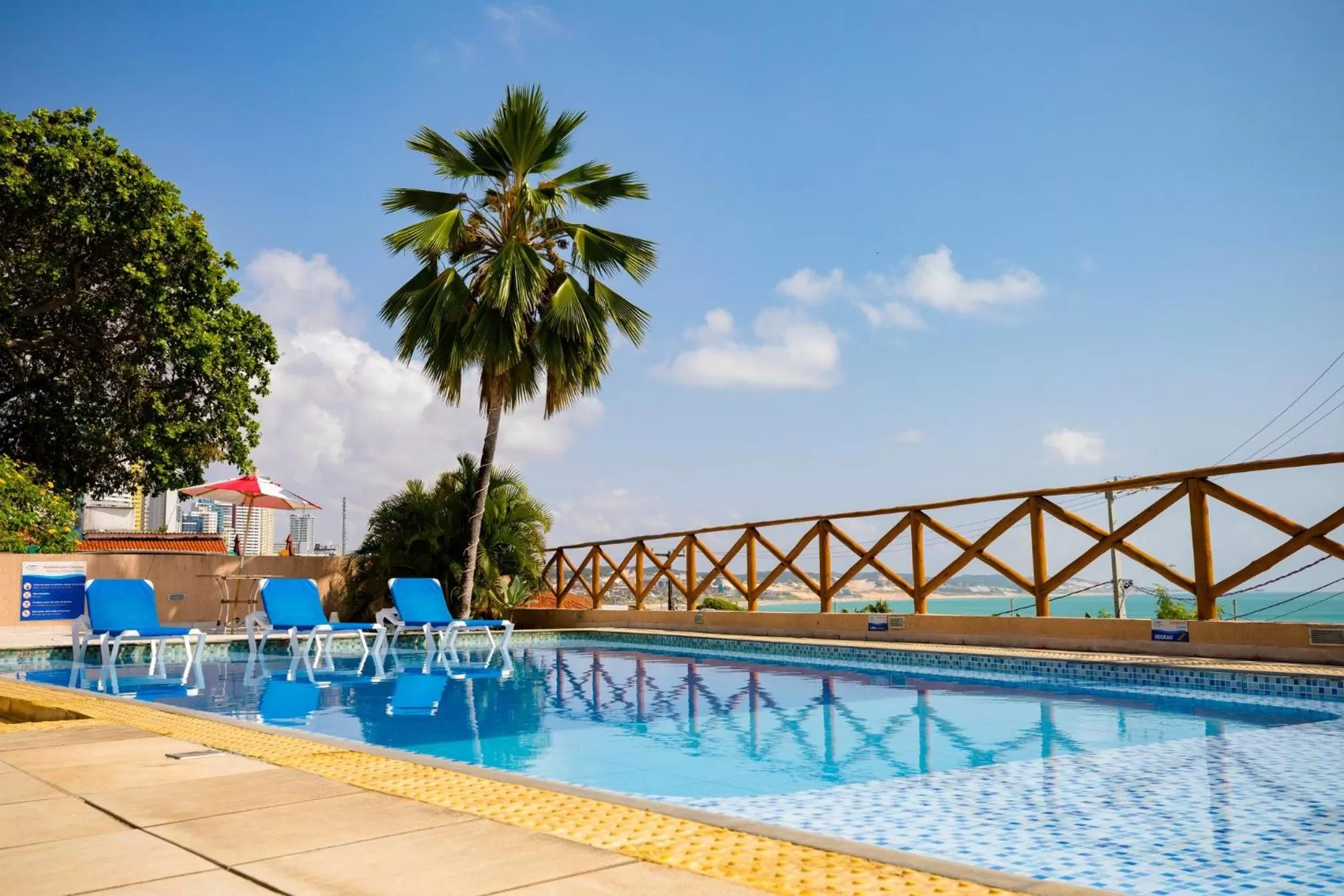 Swimming pool in El Aram Ponta Negra