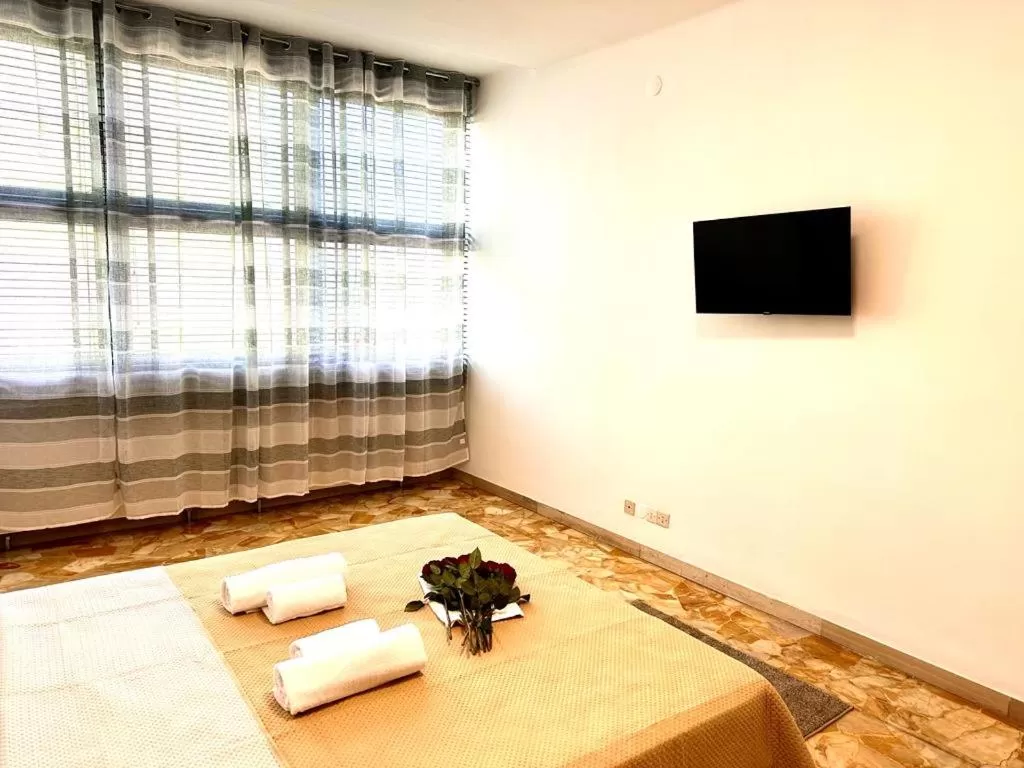 Communal lounge/ TV room in Happy Stay
