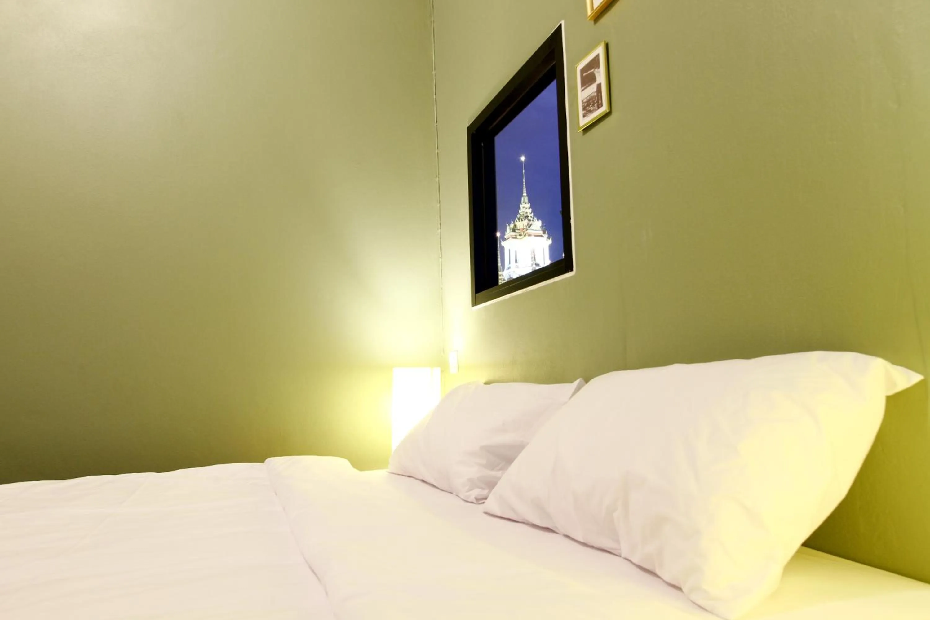 Bedroom, Bed in Here Hostel Bangkok